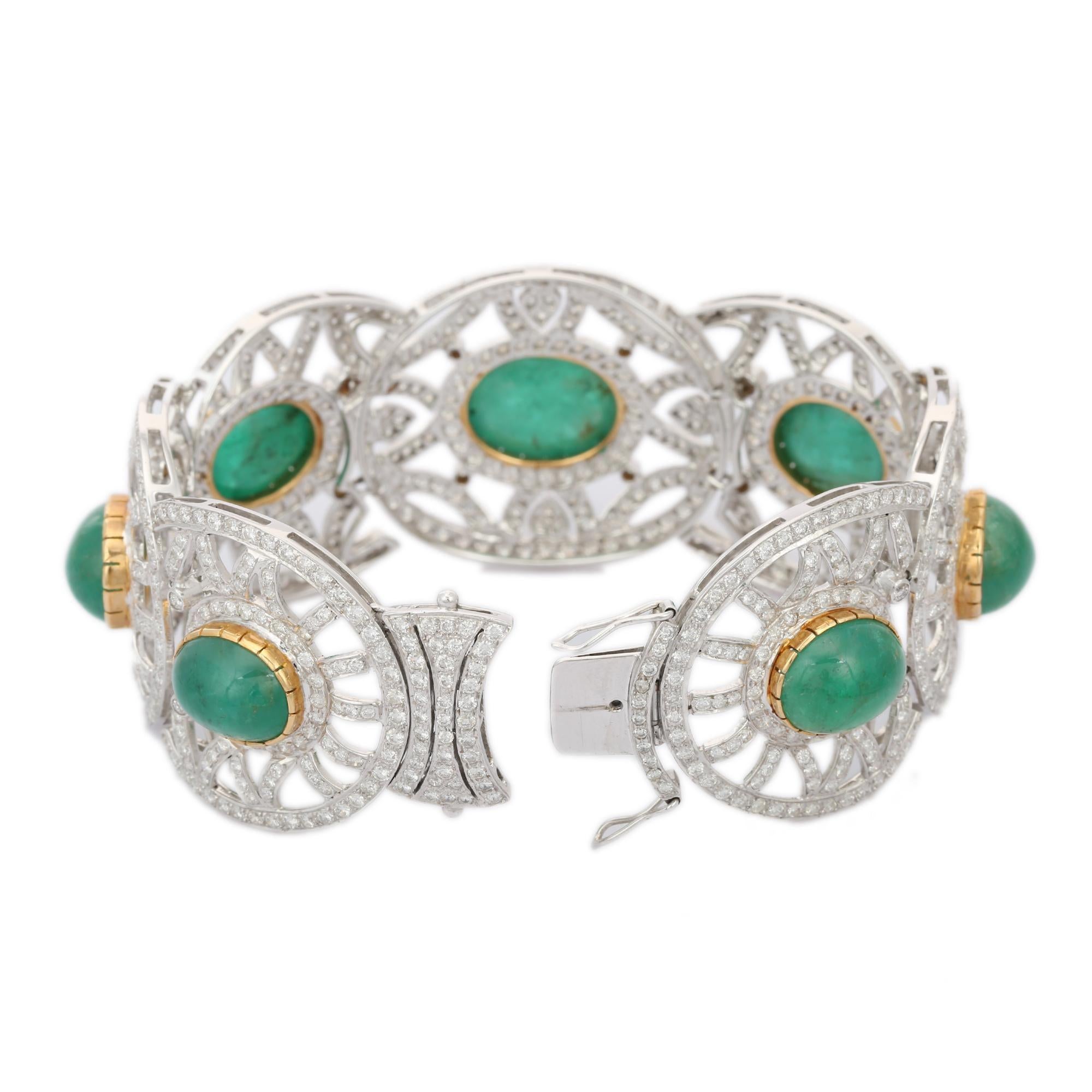 Art nouveau 53 CTW Emerald & 12.5 CTW Diamond Statement Bracelet en or jaune massif 18K en vente