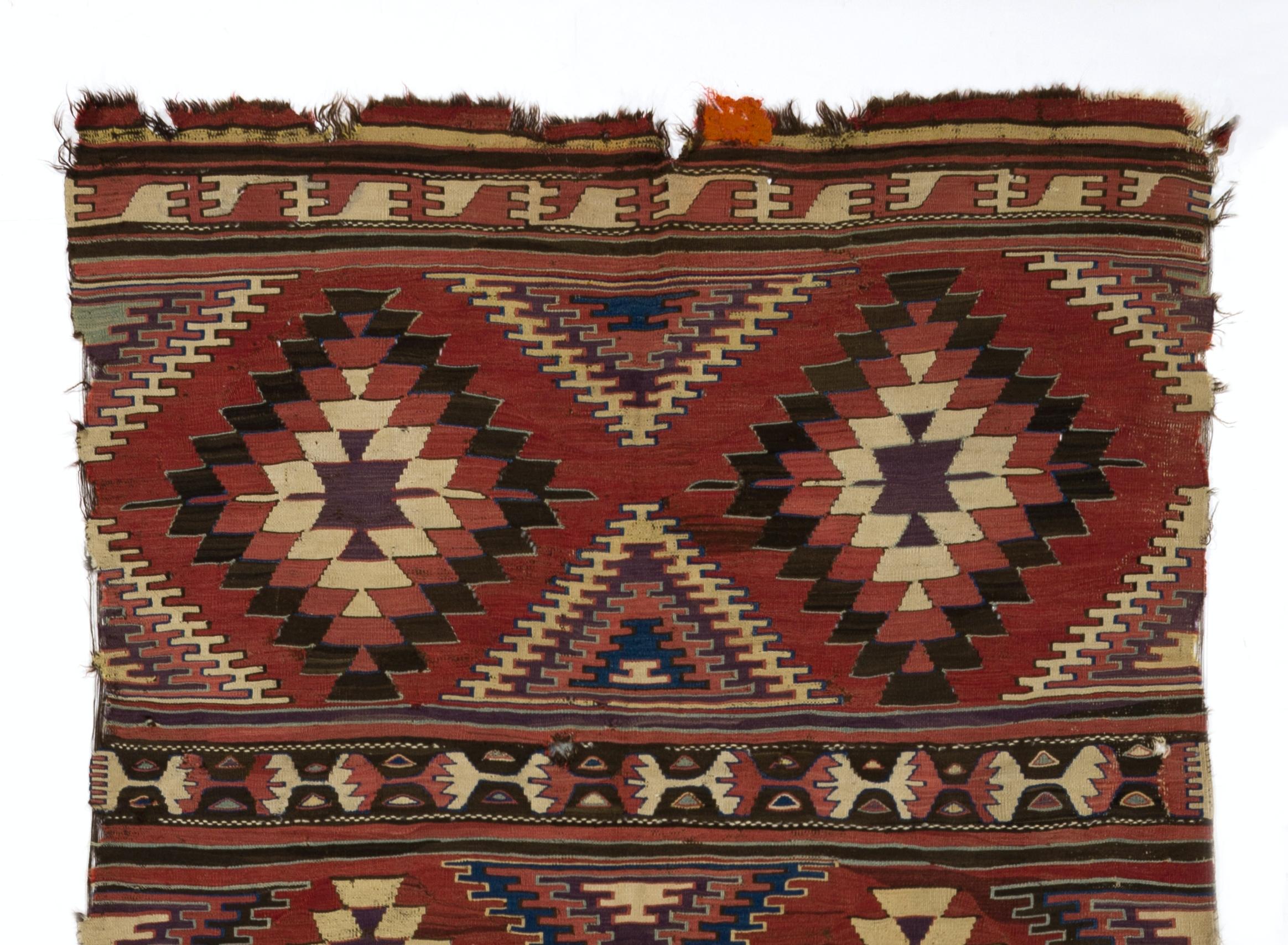 5'3'' x 12'6'' Antiker türkischer Konya-Kelim, Flachgewebe-Teppich. Um 1850 (Türkisch) im Angebot