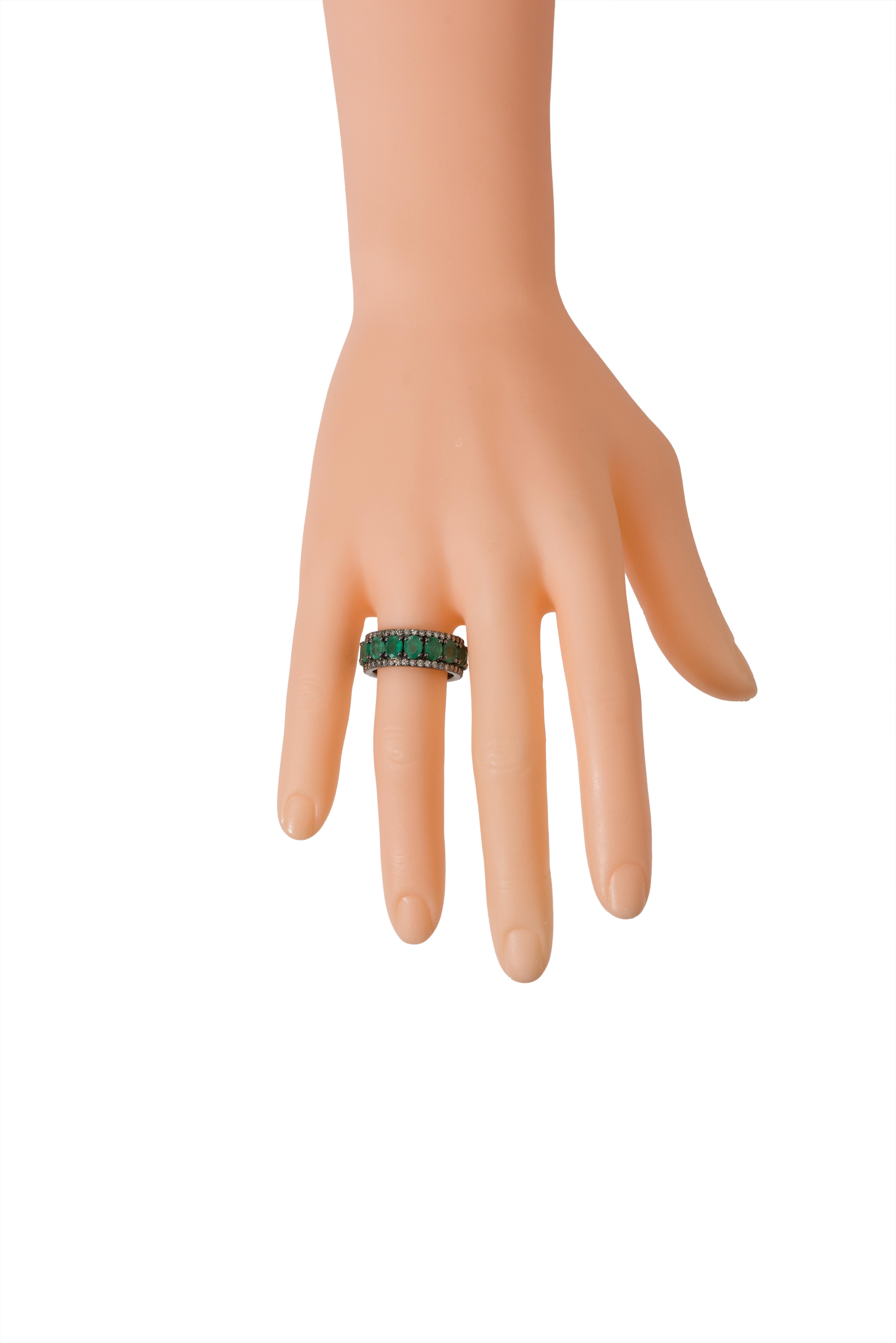 5.30 Carat Emerald and Diamond Ring Band in Victorian Style For Sale 2