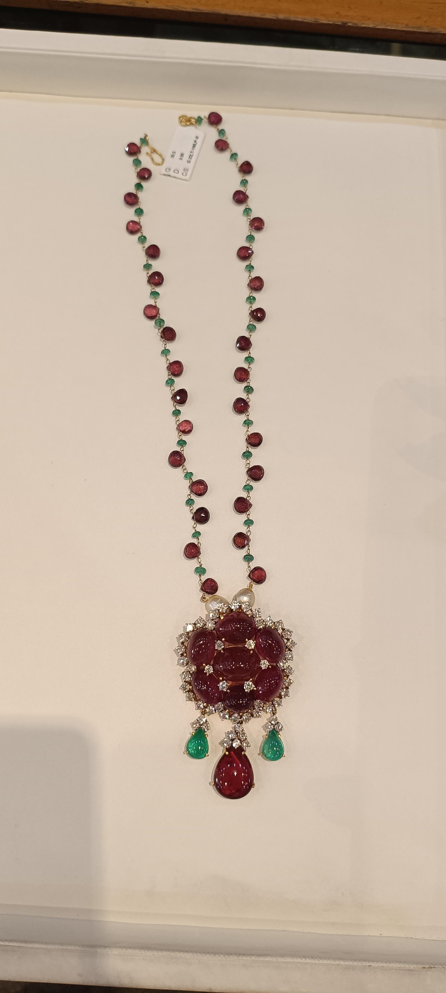 Collana in oro con diamanti e tormalina smeraldo da 530 carati in vendita 7