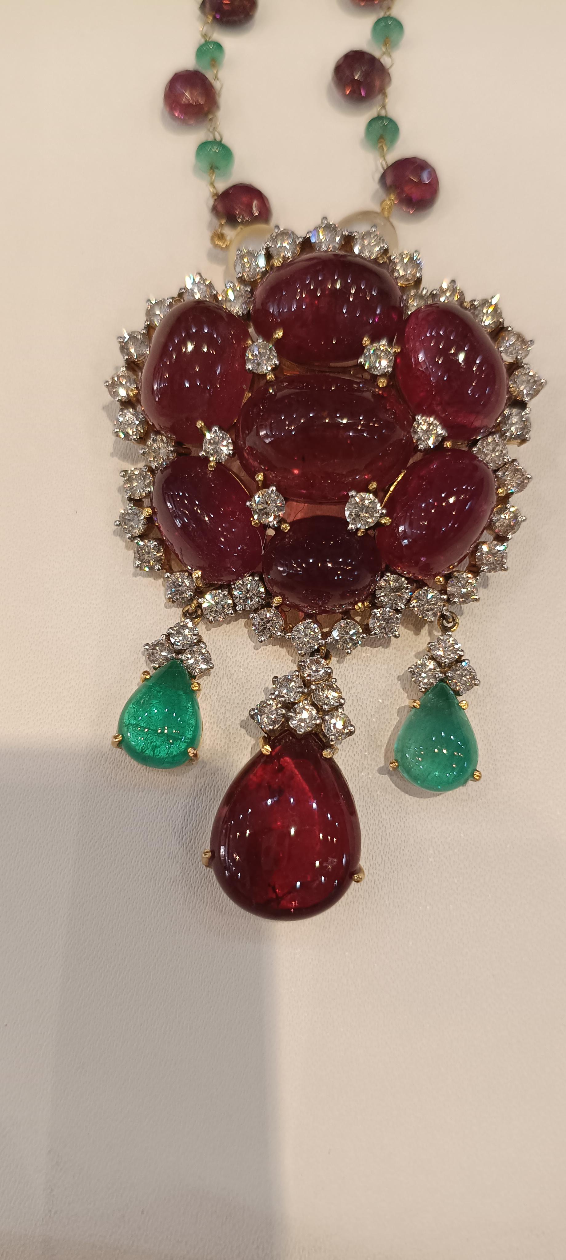 Collana in oro con diamanti e tormalina smeraldo da 530 carati in vendita 8