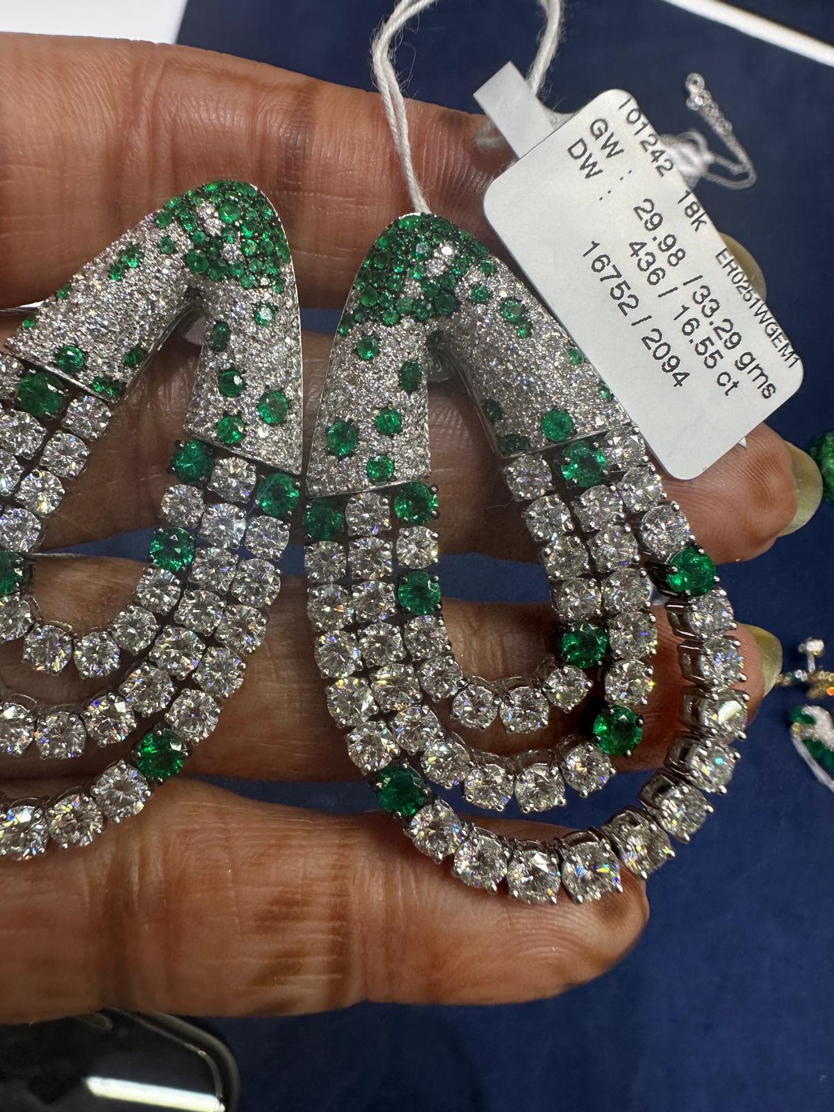 Collana in oro con diamanti e tormalina smeraldo da 530 carati in vendita 11