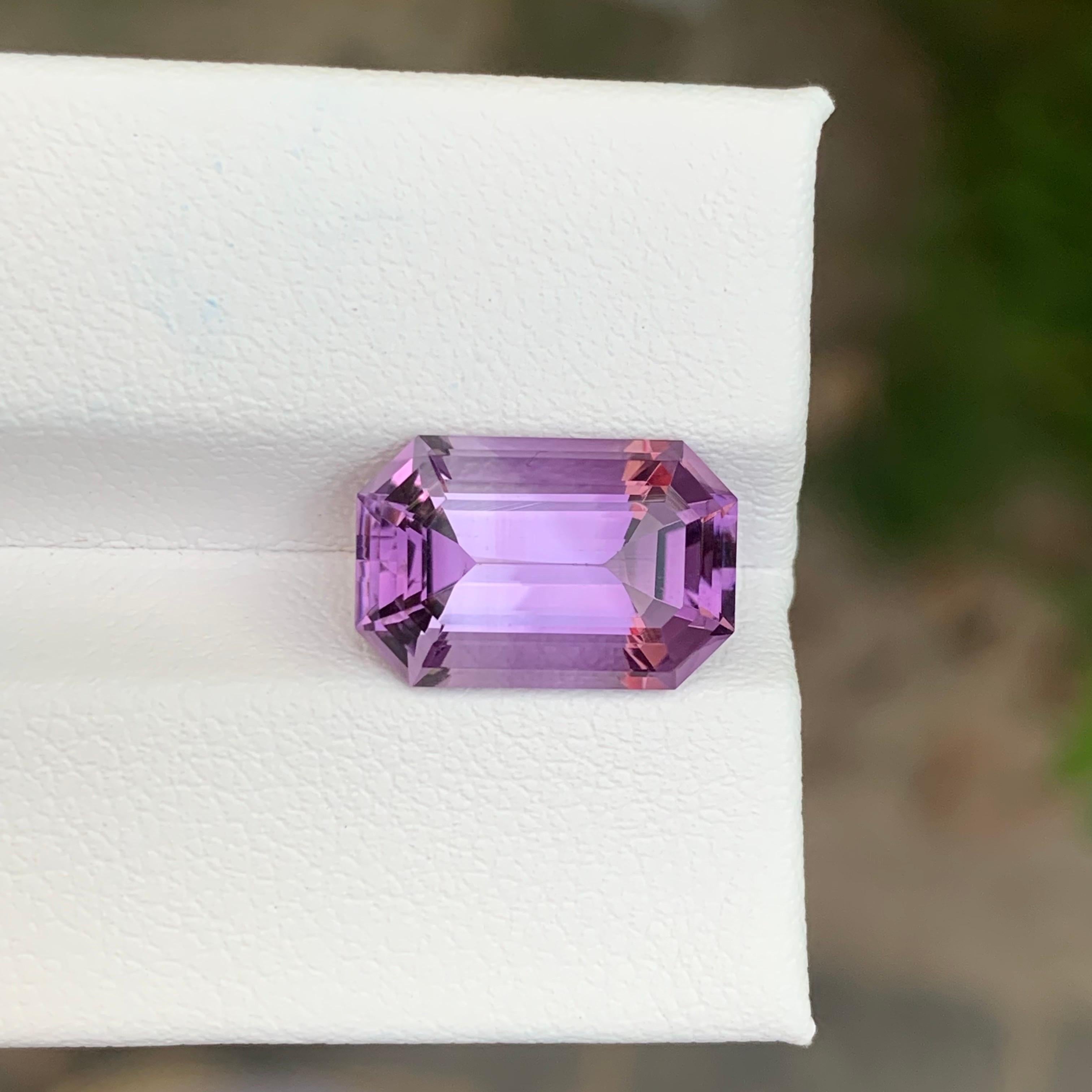 Women's or Men's 5.30 Carat Natural Loose Amethyst Emerald Shape Gemstone For Sale