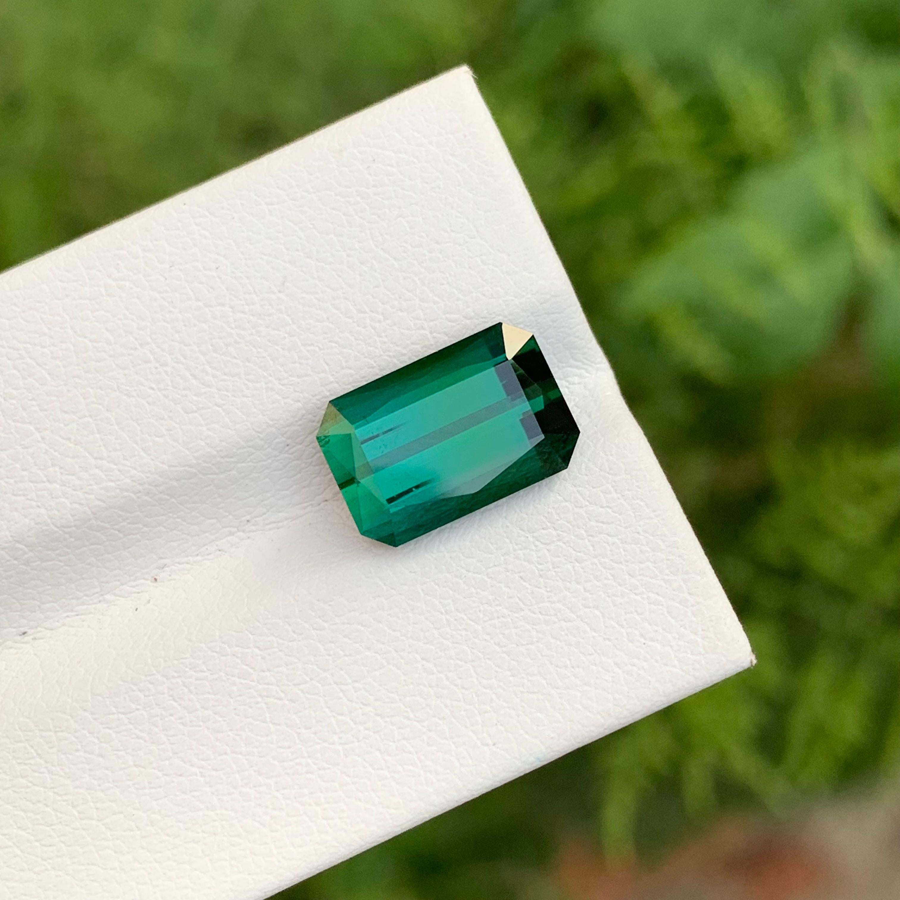 5.30 Karat natürlicher loser, mehrfarbiger Turmalin in Smaragdform für Schmuck im Zustand „Neu“ im Angebot in Peshawar, PK