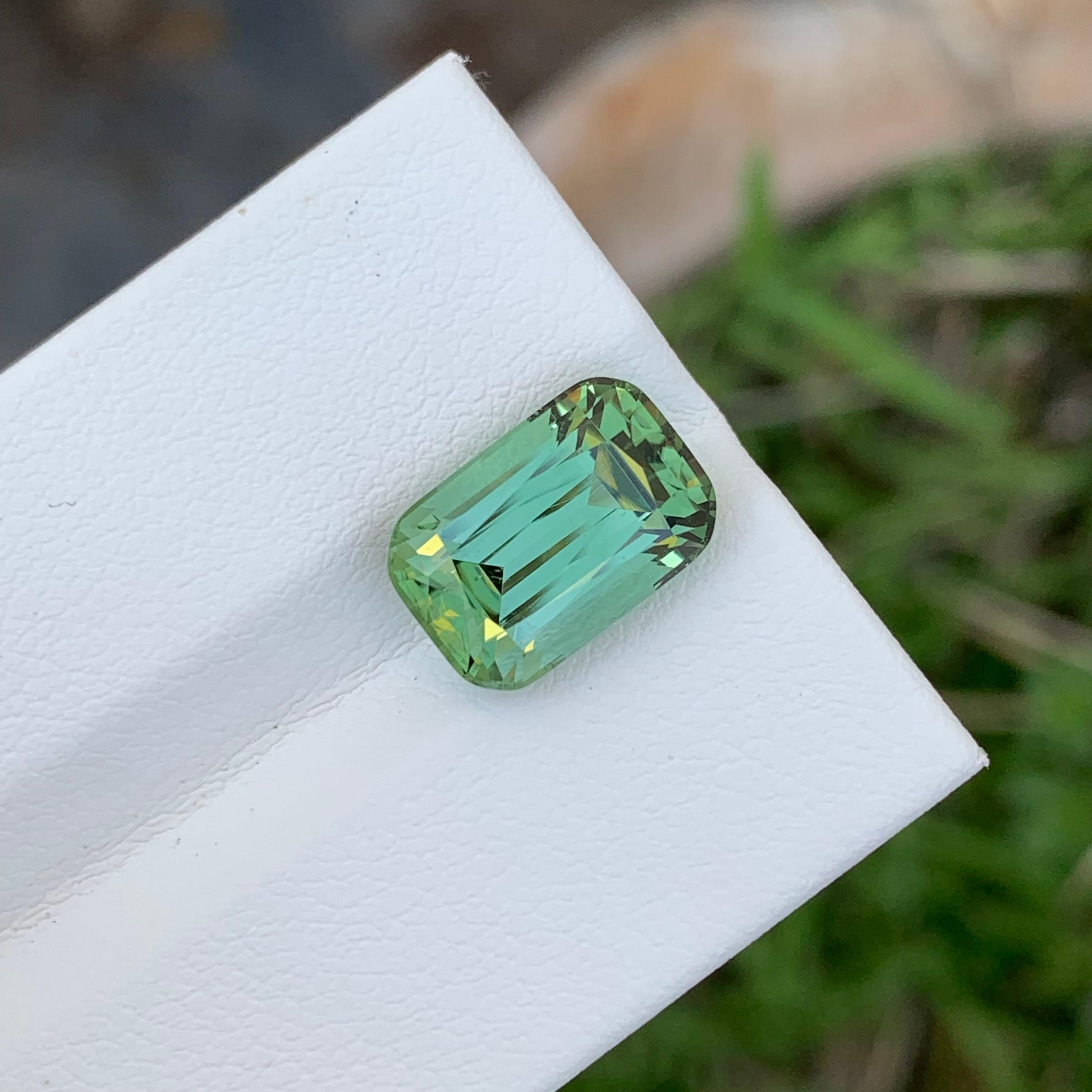 Arts and Crafts Top AAA 5,30 carati di tormalina verde menta brillante sciolta naturale a forma di cuscino in vendita