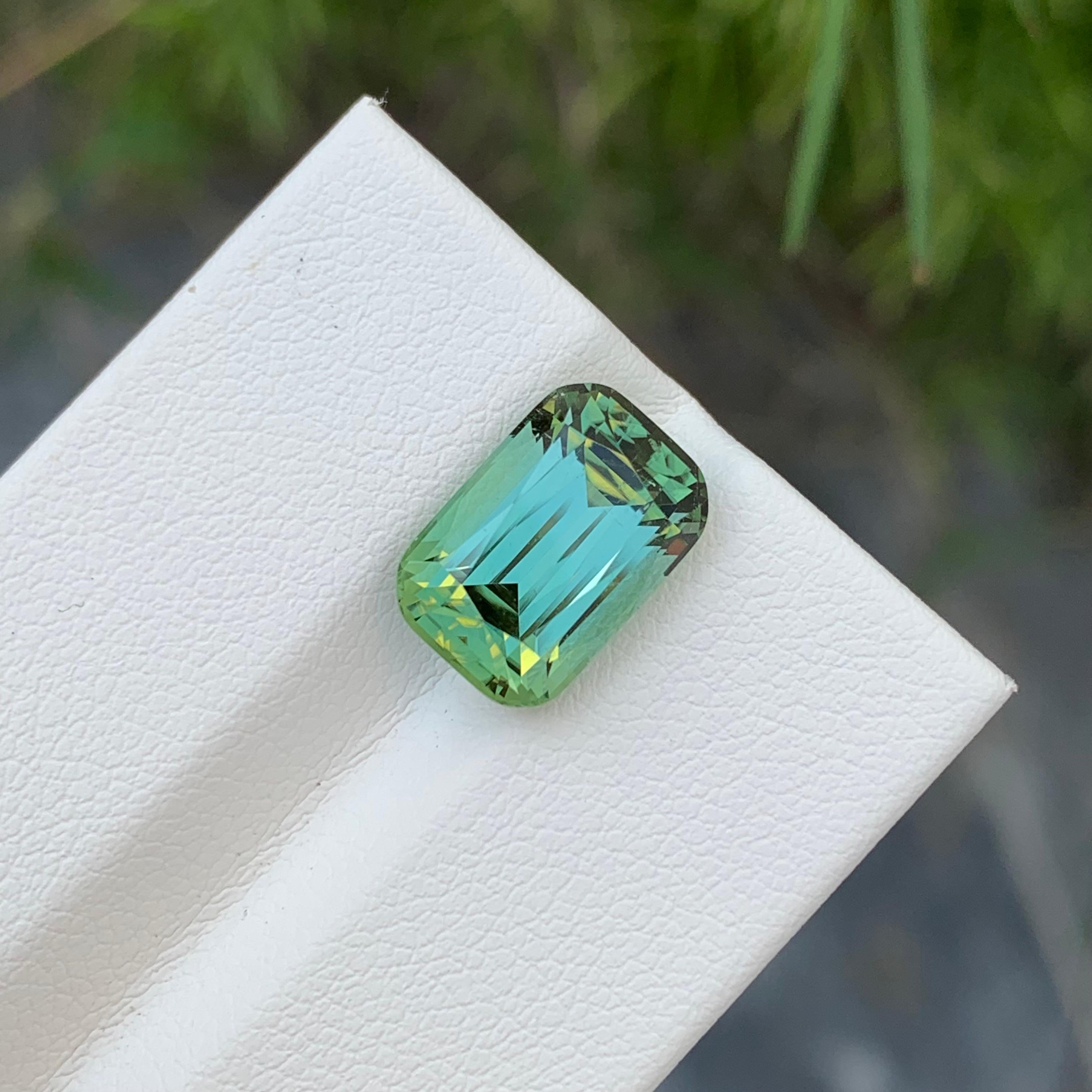Top AAA 5.30 Carat Natural Loose Bright Mint Green Tourmaline Cushion Shape Gem  In New Condition For Sale In Peshawar, PK