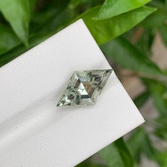 5,30 Karat natürlicher loser grüner Amethyst in Kite-Form für Schmuck