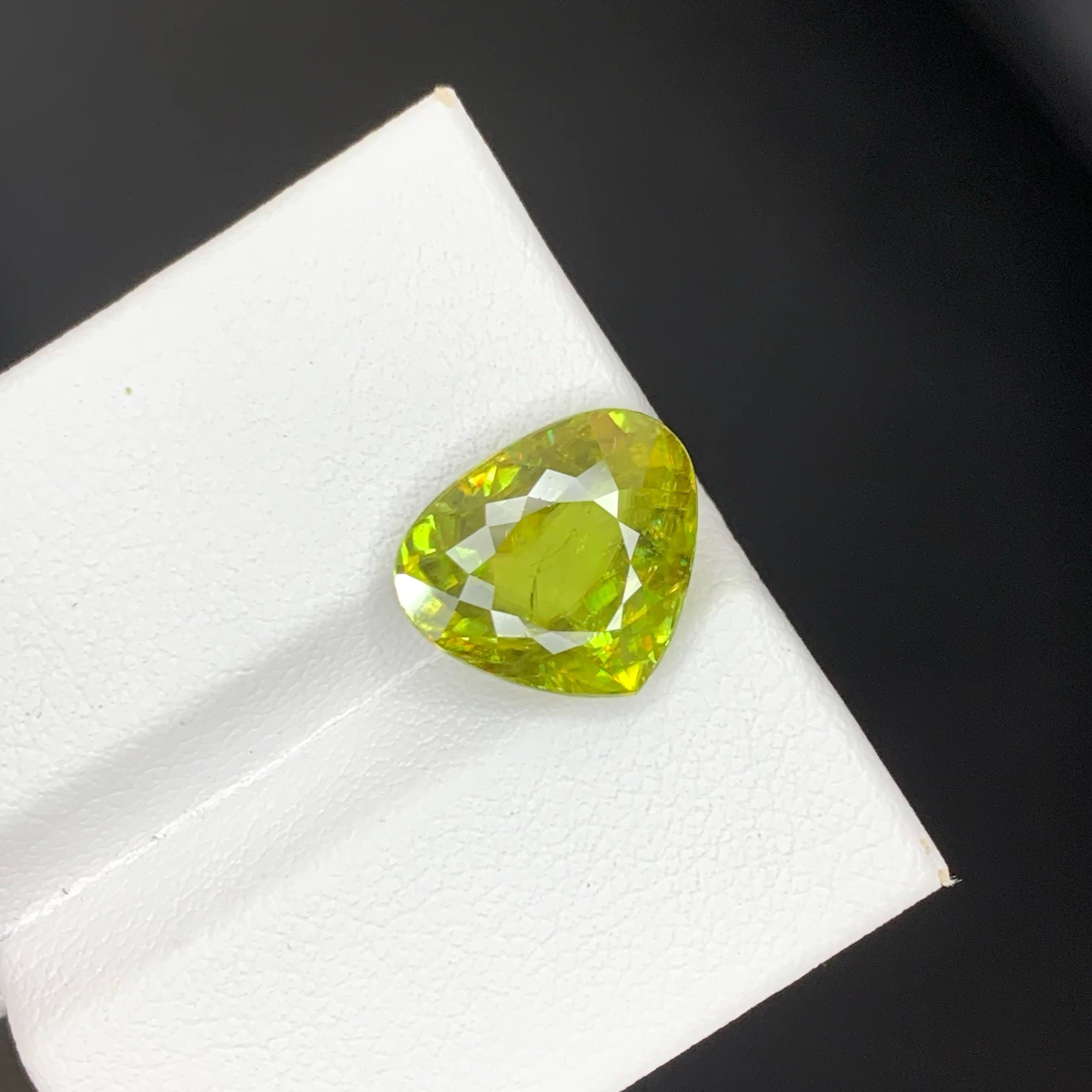 5,30 carati di Greene & Greene Stone naturale sciolto con taglio a cuore Gemma del Madagascar In condizioni Nuovo in vendita a Bangkok, TH