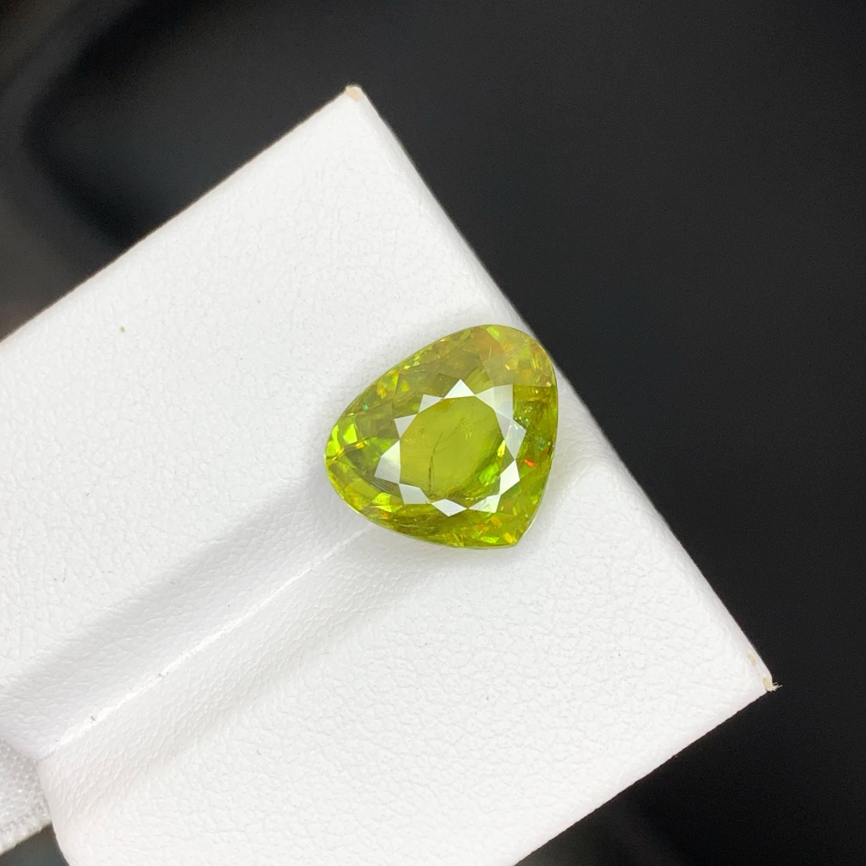 5,30 carati di Greene & Greene Stone naturale sciolto con taglio a cuore Gemma del Madagascar in vendita 1