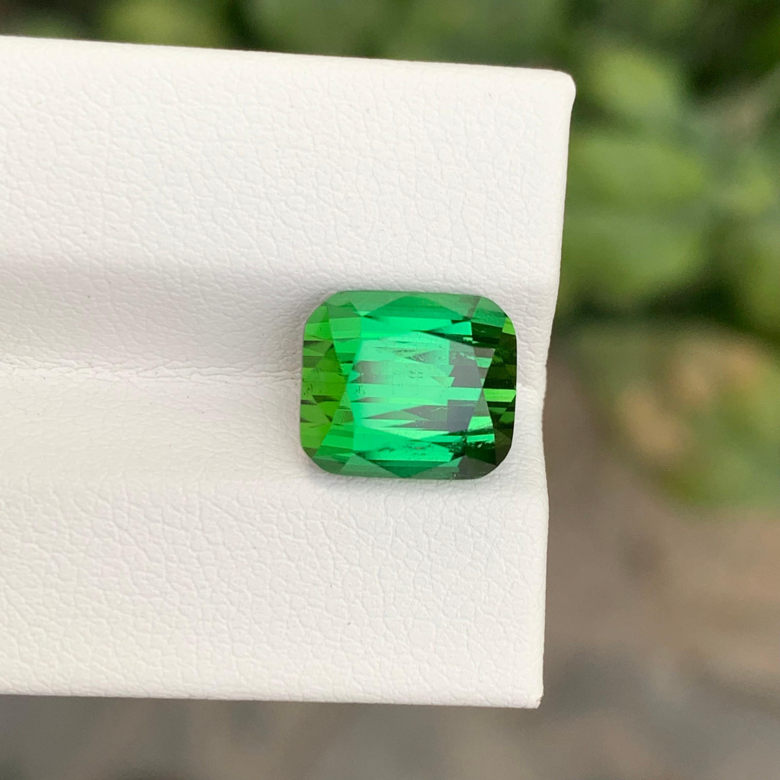 5.30 Carat Natural Loose Green Tourmaline Cushion Shape Gemstone (Tourmaline verte en forme de coussin) en vente 7