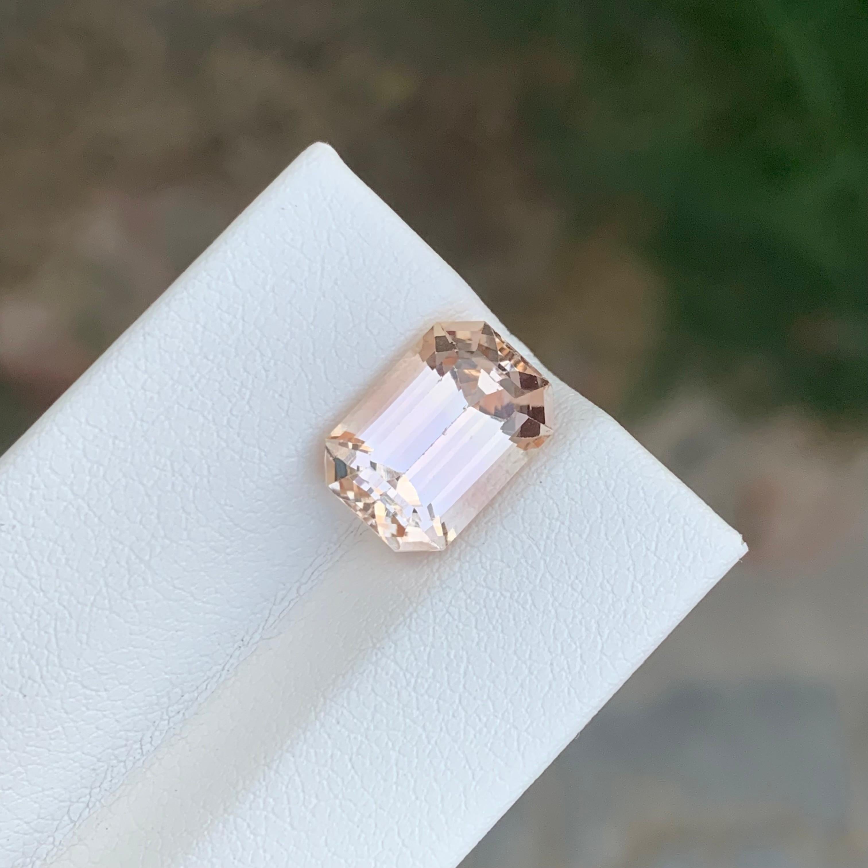 Facettierter Imperialtopas

Gewicht: 5,30 Karat
Abmessung: 11.2 x 7.9 x 6.4 Mm
Herkunft: Shamozai Mine Katlang, Pakistan
Die Form: Smaragd 
Farbe; Imperial Golden
Behandlung: Nicht
Zertifikat: Auf Anfrage 

Imperial Topaz fördert gesunde Grenzen und