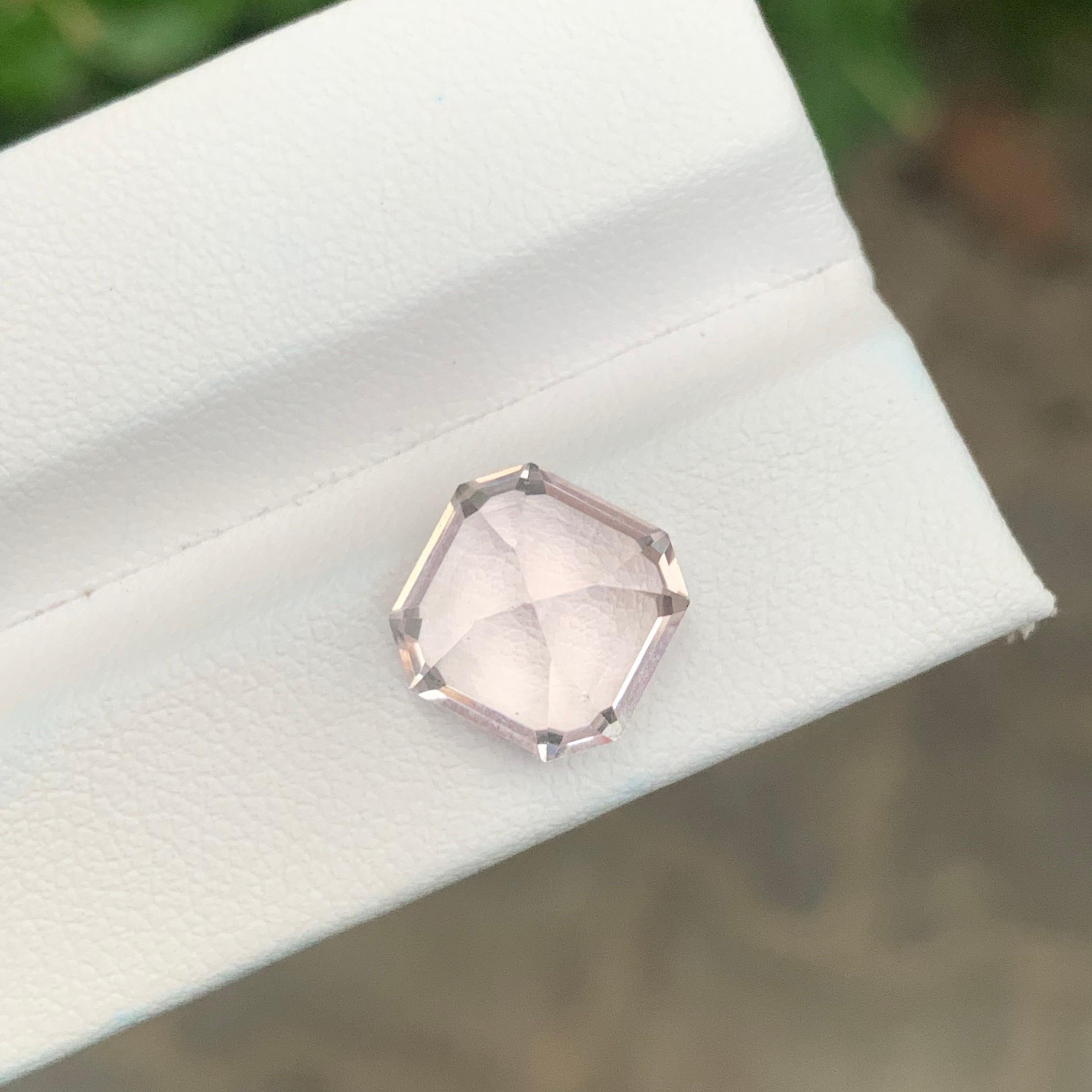 Square Cut 5.30 Carat Natural Loose Morganite Square Shape Gemstone For Sale
