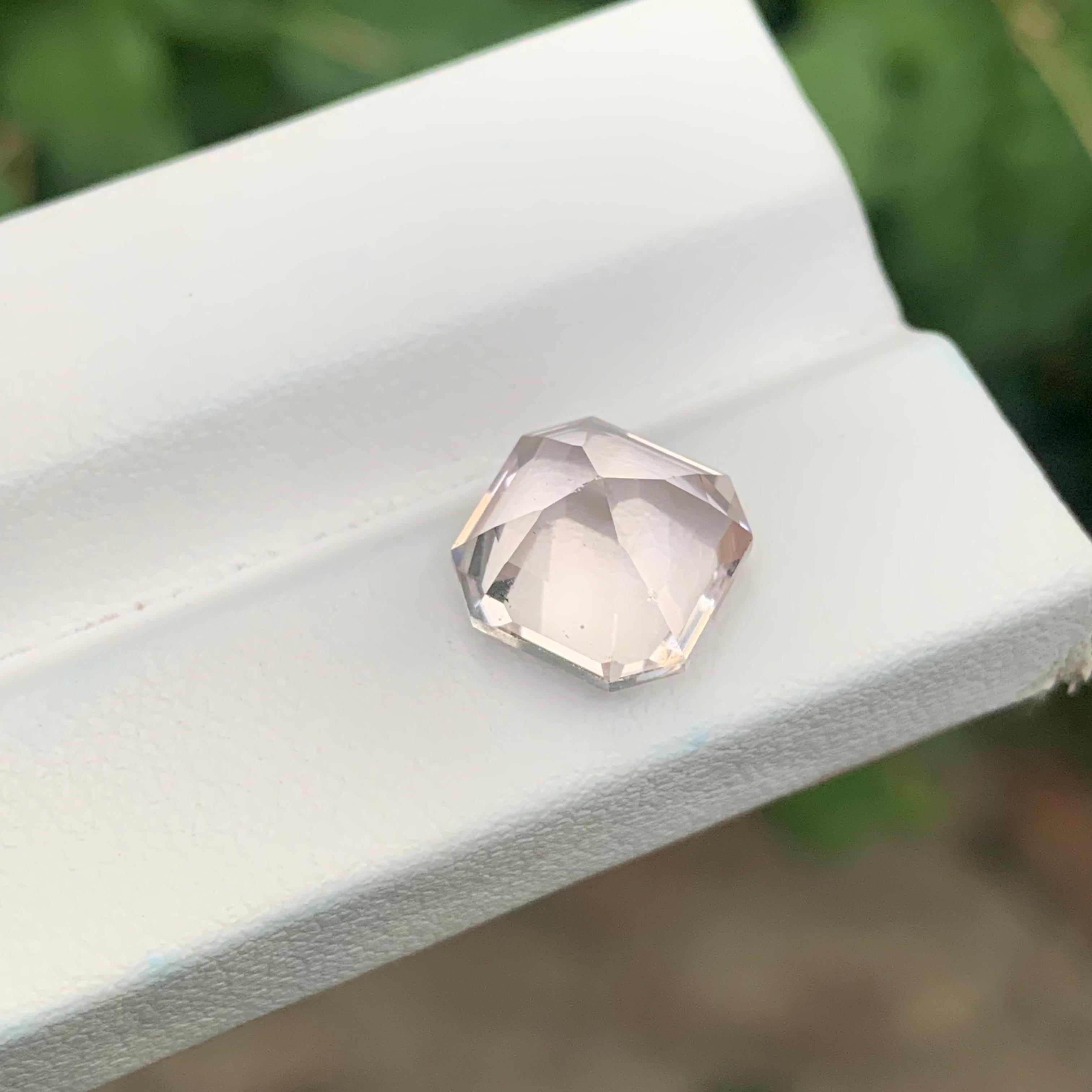 5.30 Carat Natural Loose Morganite Square Shape Gemstone In New Condition For Sale In Peshawar, PK