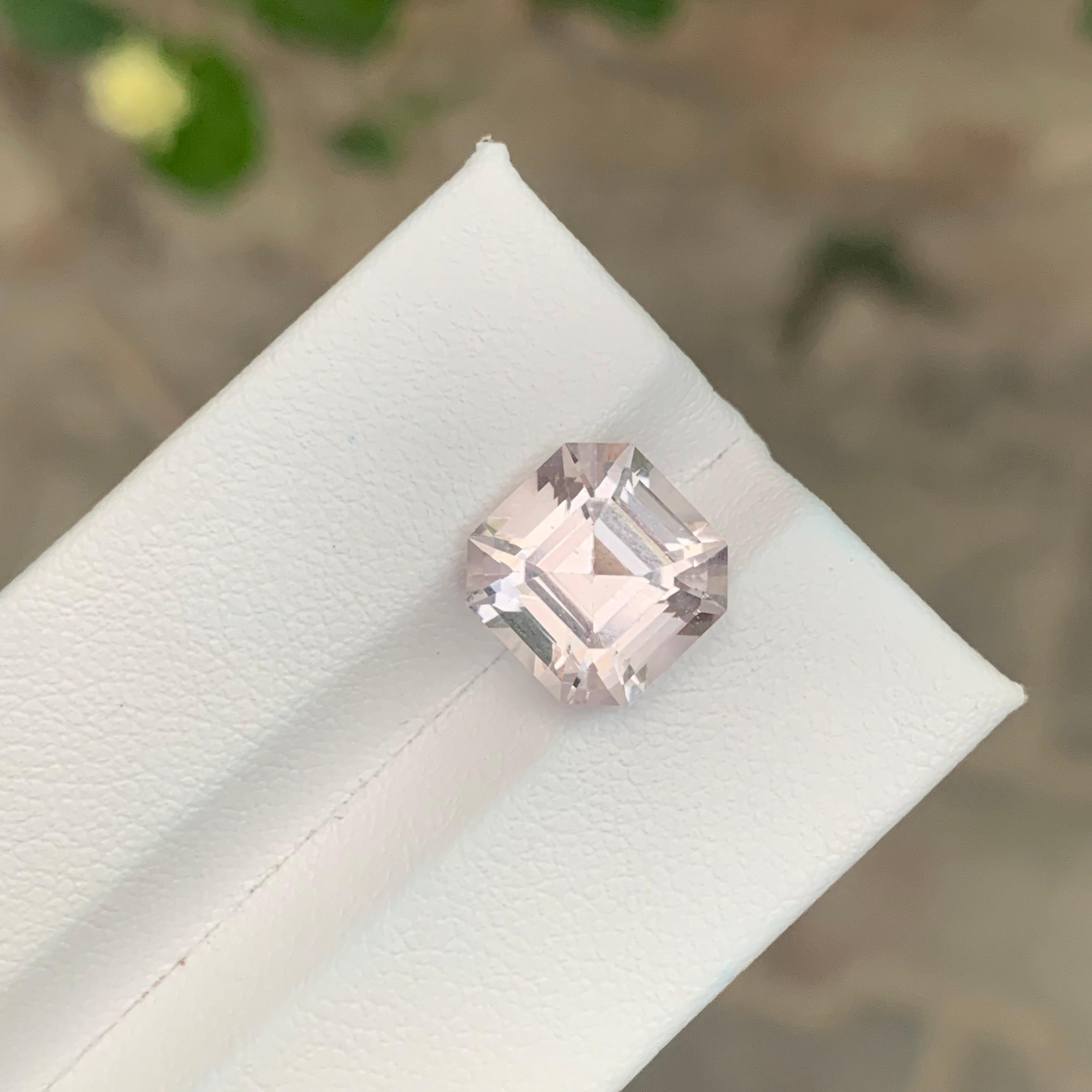 Women's or Men's 5.30 Carat Natural Loose Morganite Square Shape Gemstone For Sale