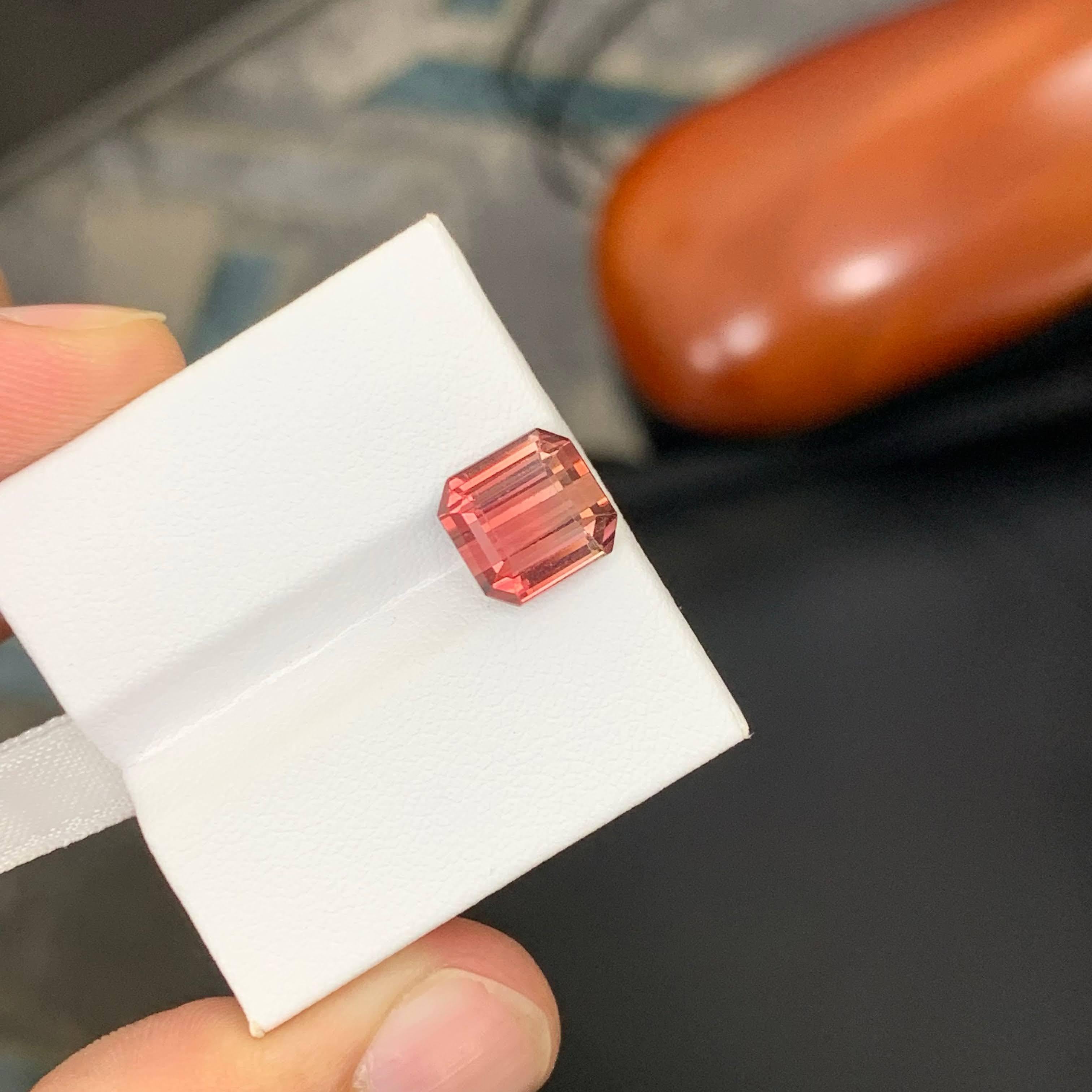 Taglio smeraldo 5,30 carati di tormalina rosa pesco naturale sfusa taglio smeraldo Gemma africana in vendita