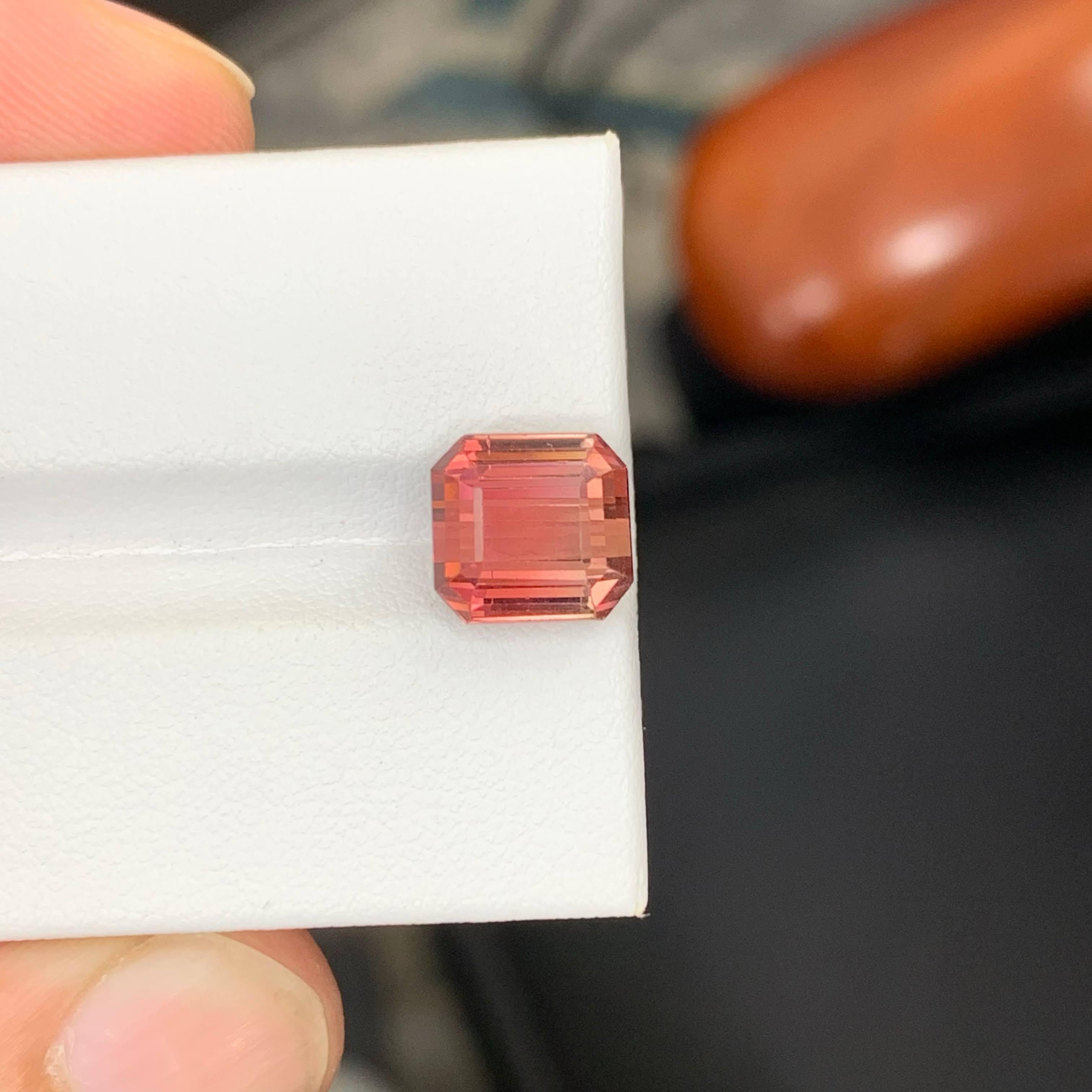 5,30 carati di tormalina rosa pesco naturale sfusa taglio smeraldo Gemma africana in vendita 2