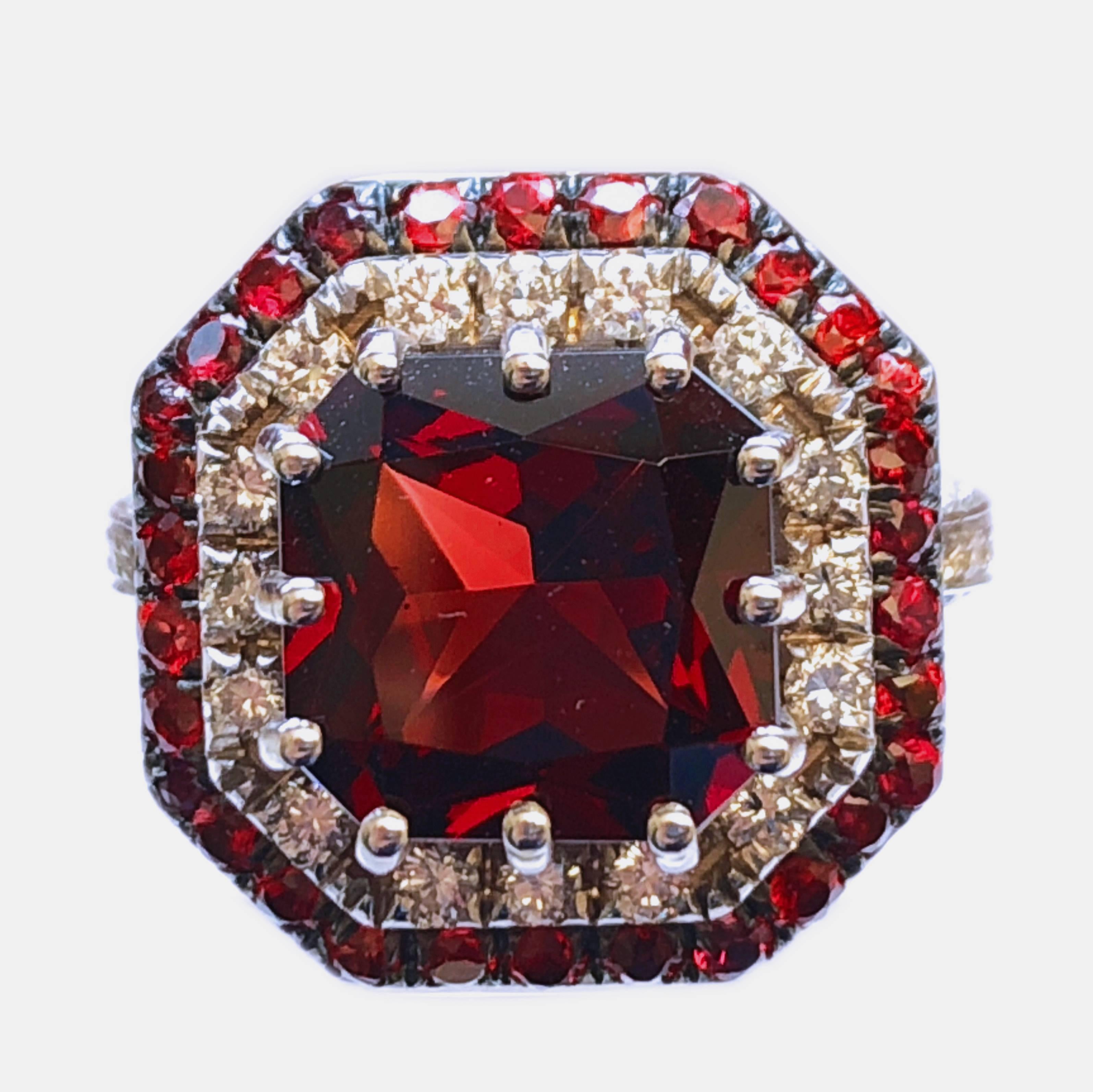 Women's Berca 5.30 Kt Natural Red Spessartine Ruby White Diamond Setting Cocktail Ring