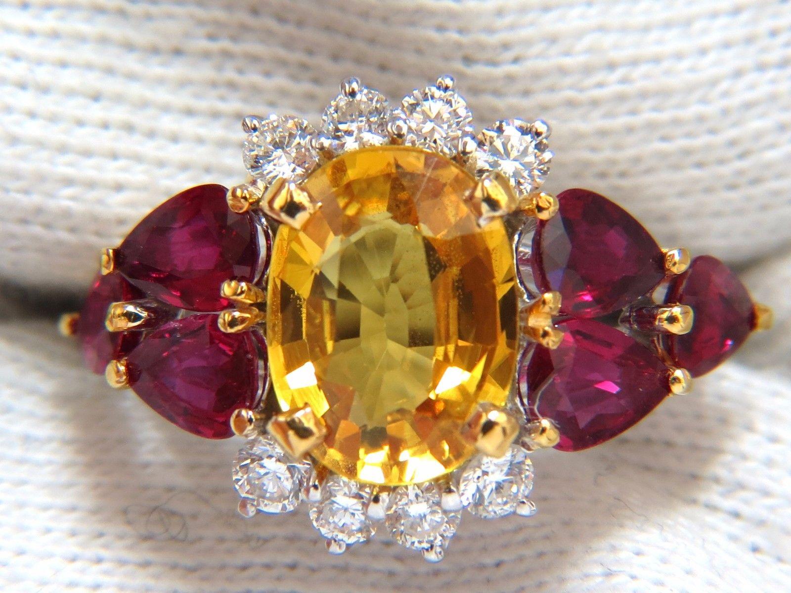 5.30 Carat Natural Vivid Yellow Sapphire Ruby Ring 14 Karat Vivid Reds In New Condition In New York, NY