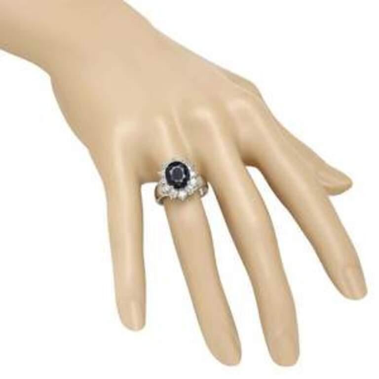 5.30 Carat Exquisite Natural Blue Sapphire and Diamond 14 Karat Solid White Gold In New Condition For Sale In Los Angeles, CA