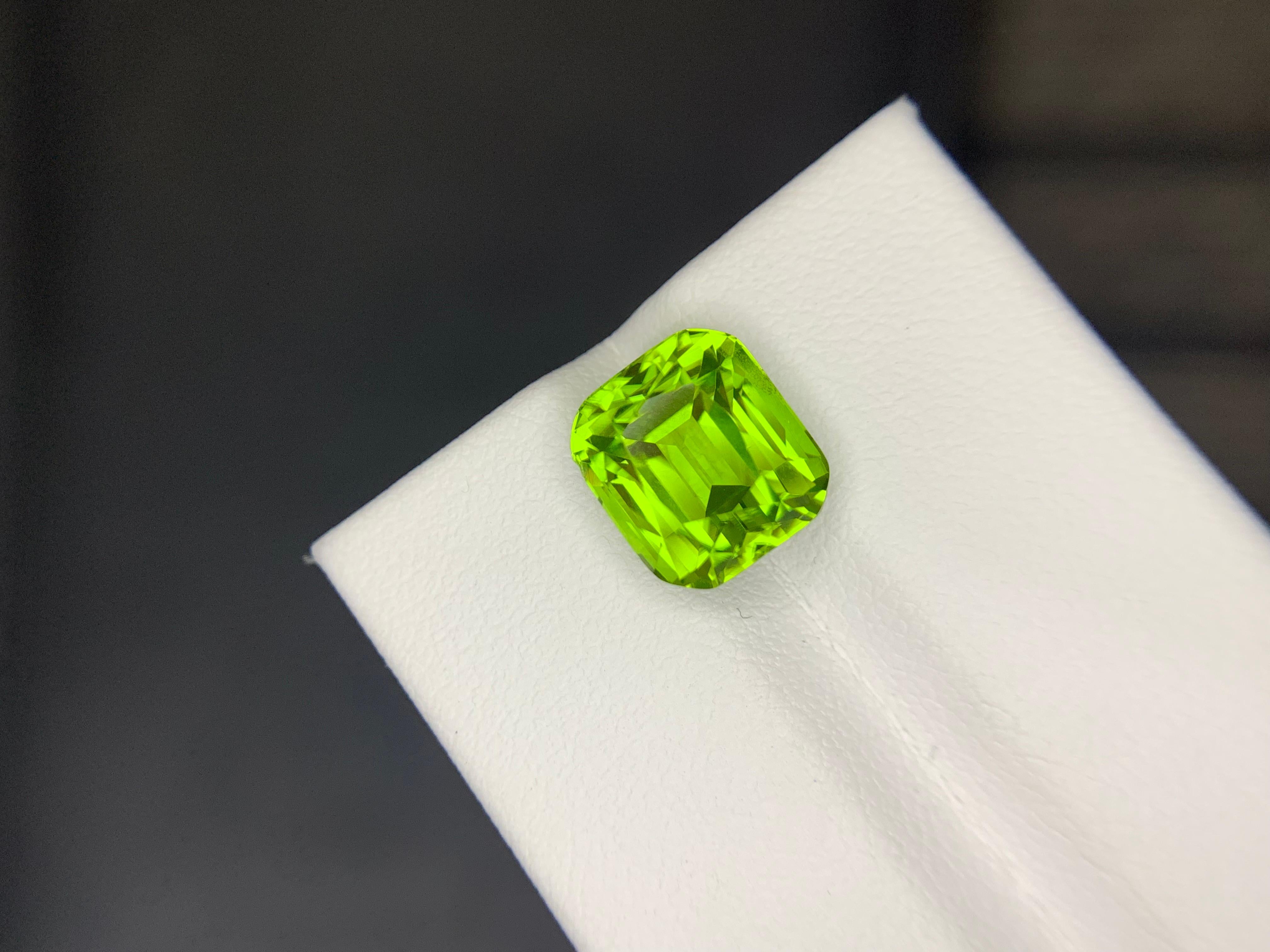 5.30 Carats Loose Peridot Natural Cushion Cut Gemstone im Angebot 4