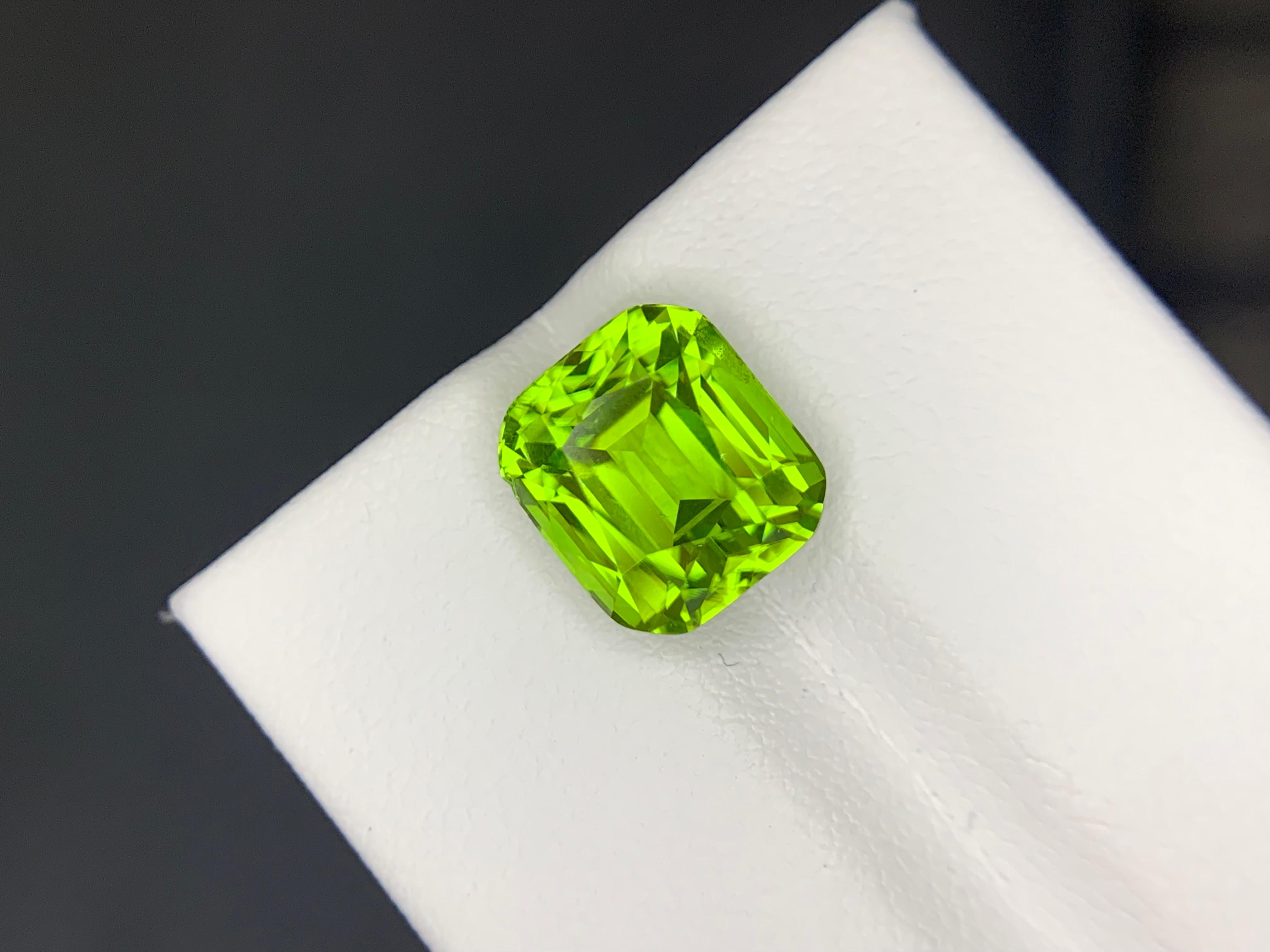 5.30 Carats Loose Peridot Natural Cushion Cut Gemstone im Angebot 8