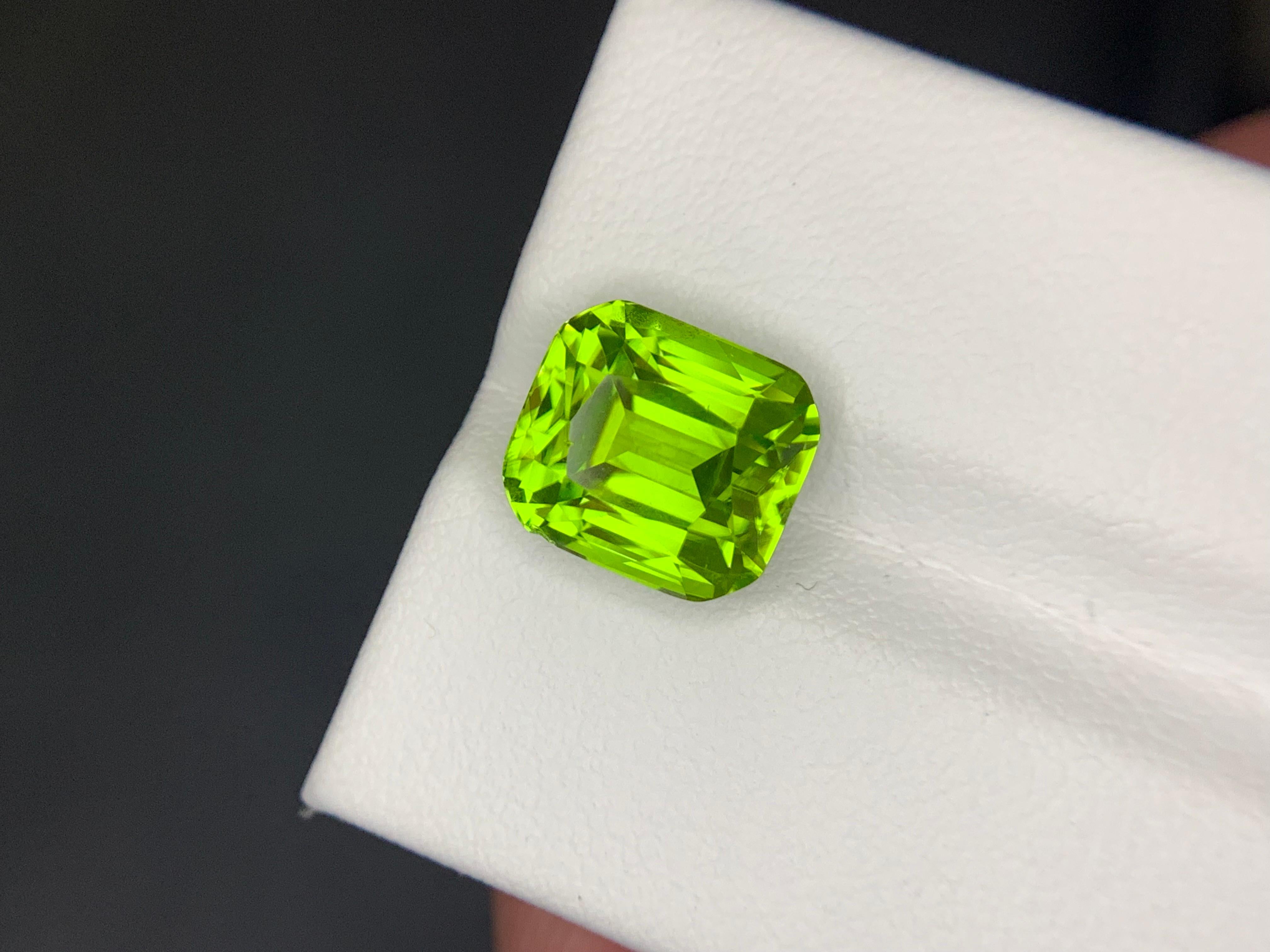 5.30 Carats Loose Peridot Natural Cushion Cut Gemstone im Angebot 9