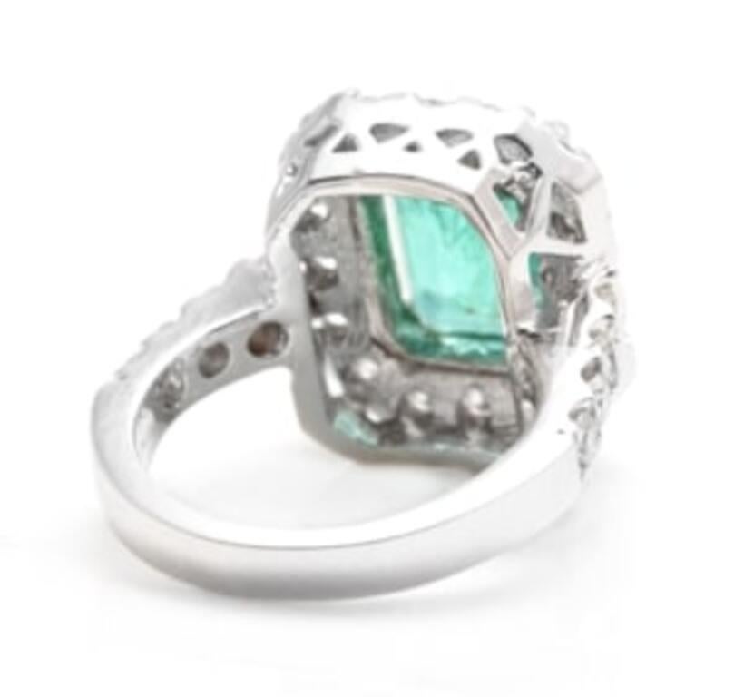 Ring mit 5,30 Karat natürlichem Smaragd und Diamant aus 14 Karat massivem Weißgold im Zustand „Neu“ im Angebot in Los Angeles, CA