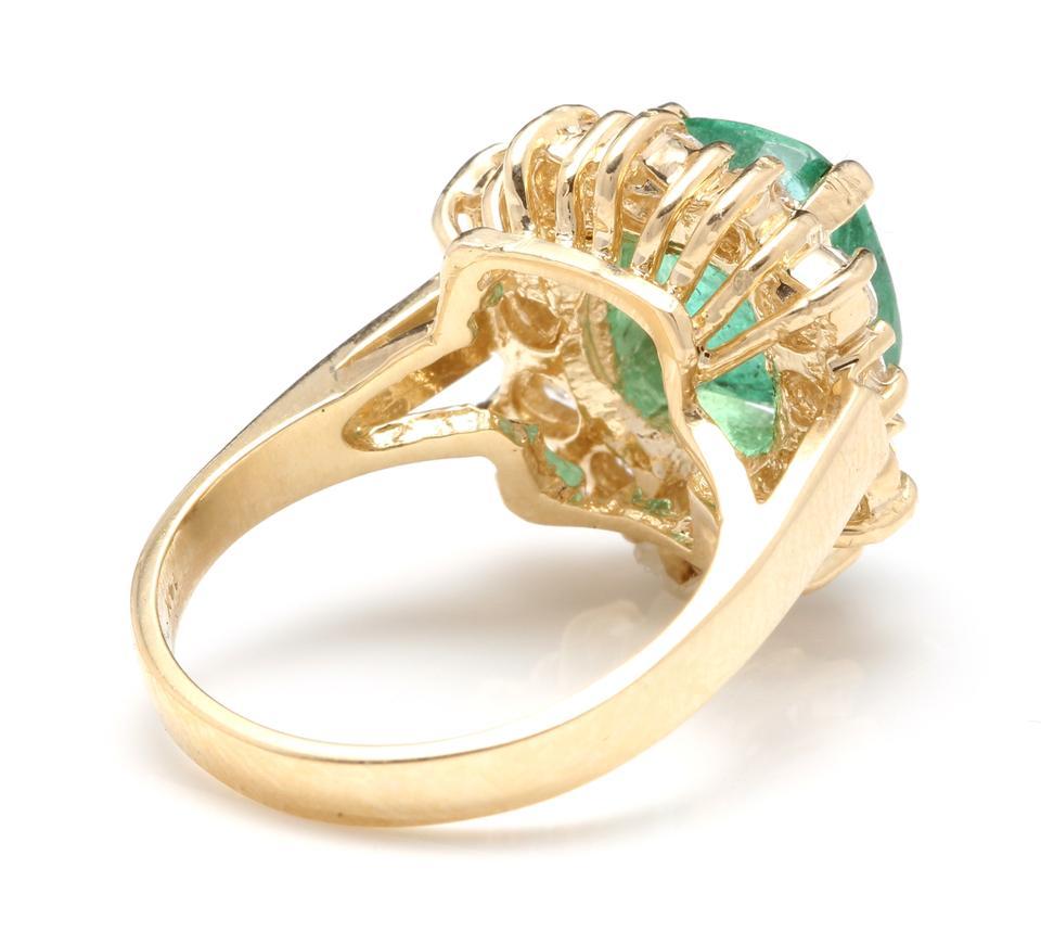 5.30 Carats Natural Emerald and Diamond 14K Solid Yellow Gold Ring In New Condition For Sale In Los Angeles, CA