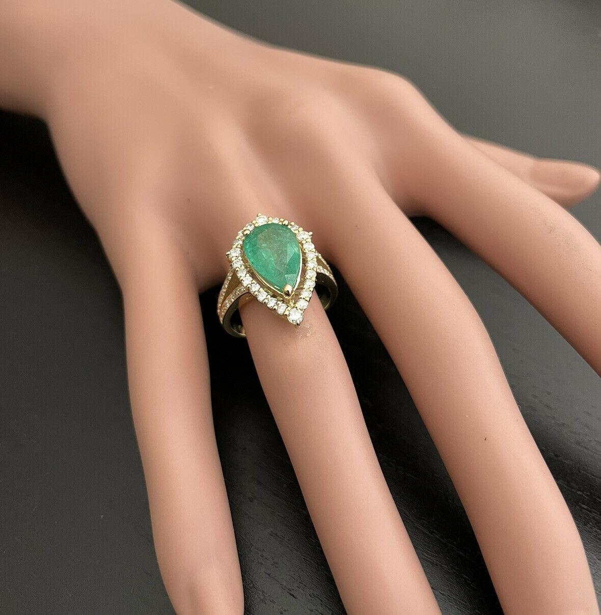5.30 Carats Natural Emerald and Diamond 14K Solid Yellow Gold Ring For Sale 3