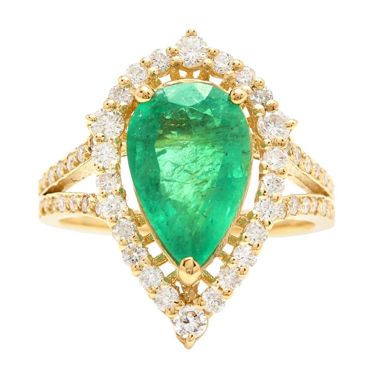 14 Karat massiver Gelbgold Ring mit 5,30 Karat natürlichem Smaragd und Diamant