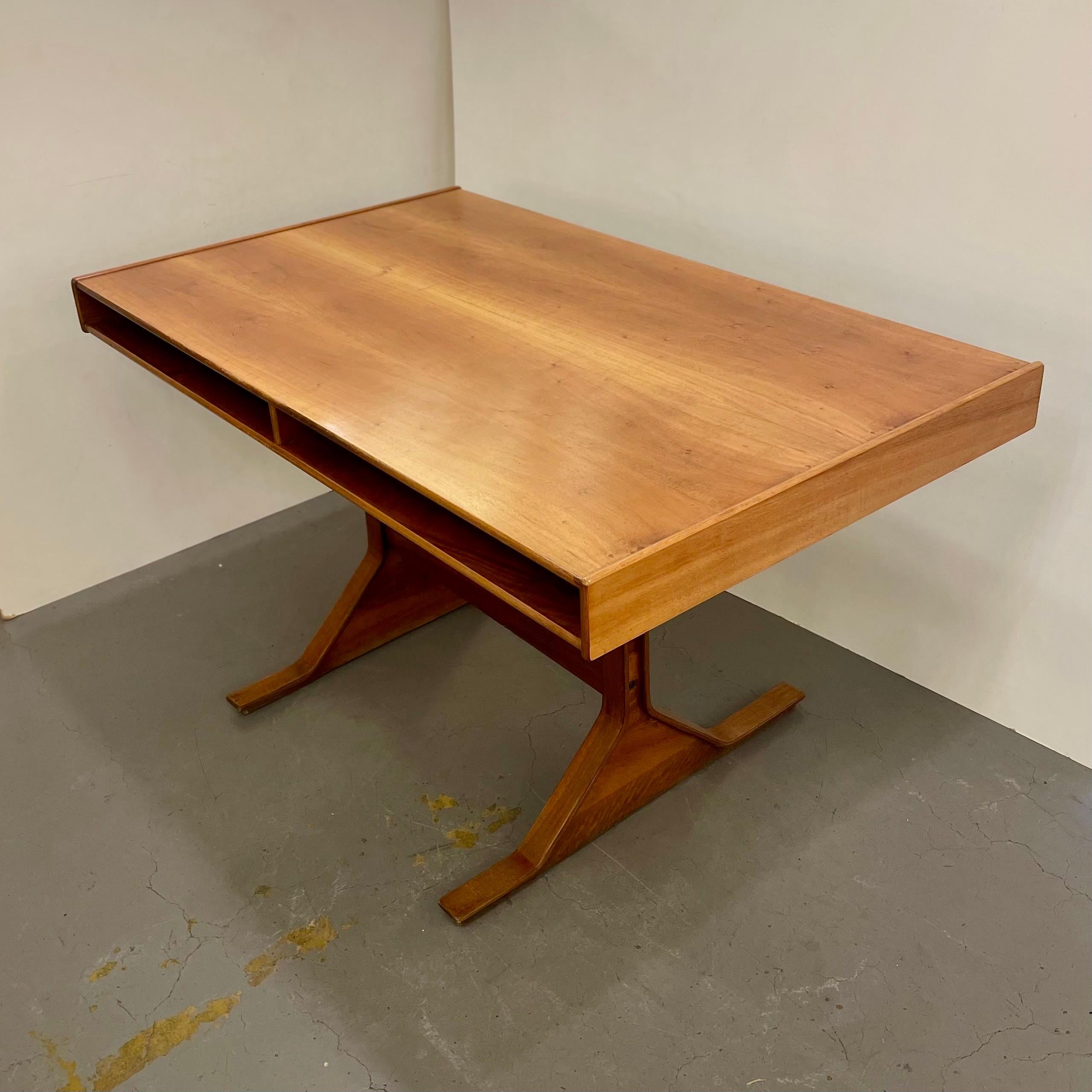 530 Series, Desk, by Gianfranco Frattini for Bernini, Italy, 1960s in vendita 3