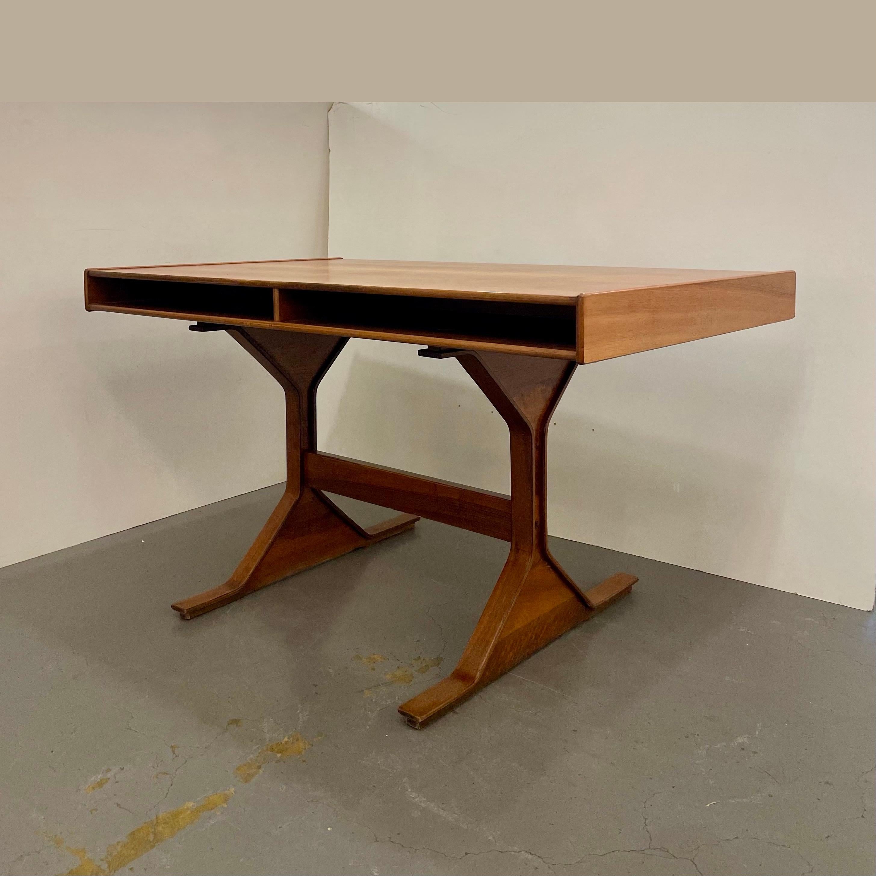 530 Series, Desk, by Gianfranco Frattini for Bernini, Italy, 1960s in vendita 4