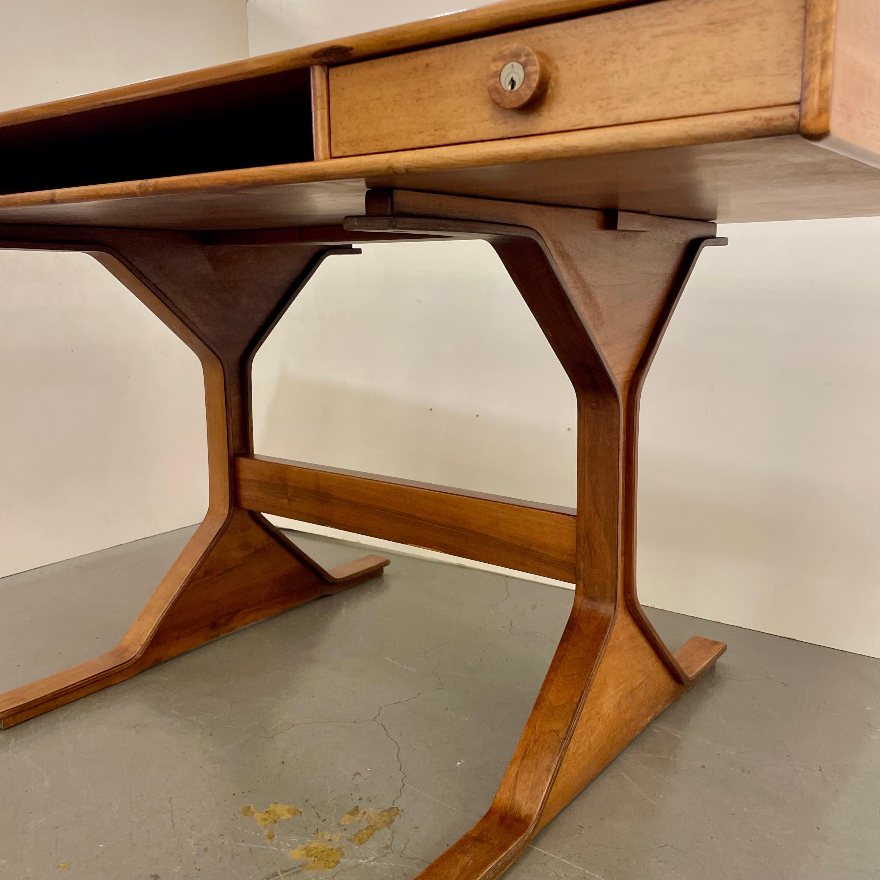530 Series, Desk, by Gianfranco Frattini for Bernini, Italy, 1960s in vendita 8