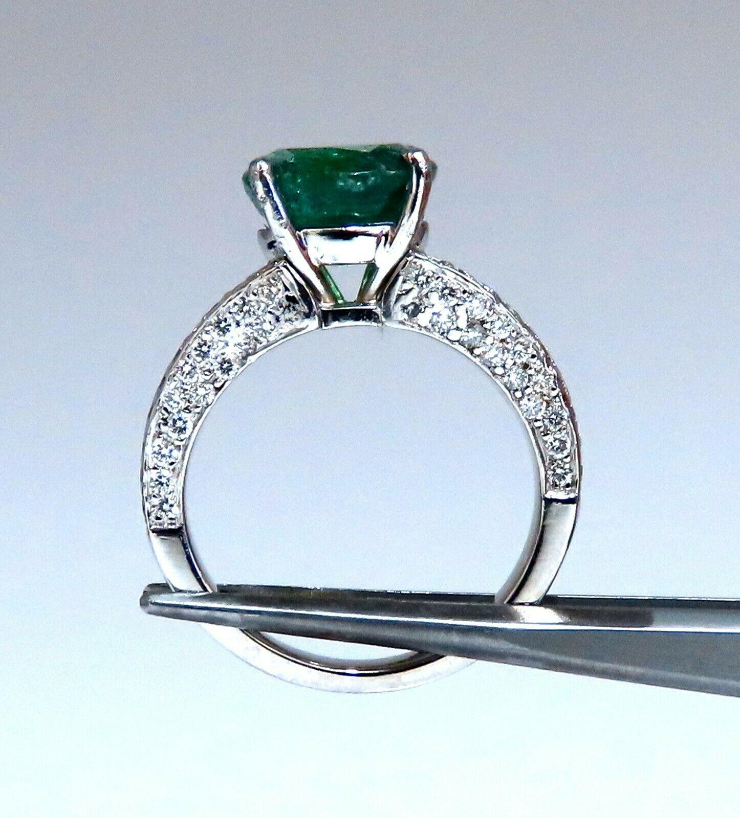 5.30 Carat Natural Cushion Emerald Diamonds Ring Platinum Split Shank Fine Green In New Condition For Sale In New York, NY