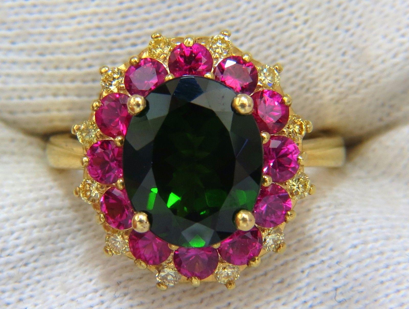 Oval Cut 5.30ct Natural Deep Green Diopside Fancy Yellow diamonds Ruby Ring Cocktail Halo For Sale