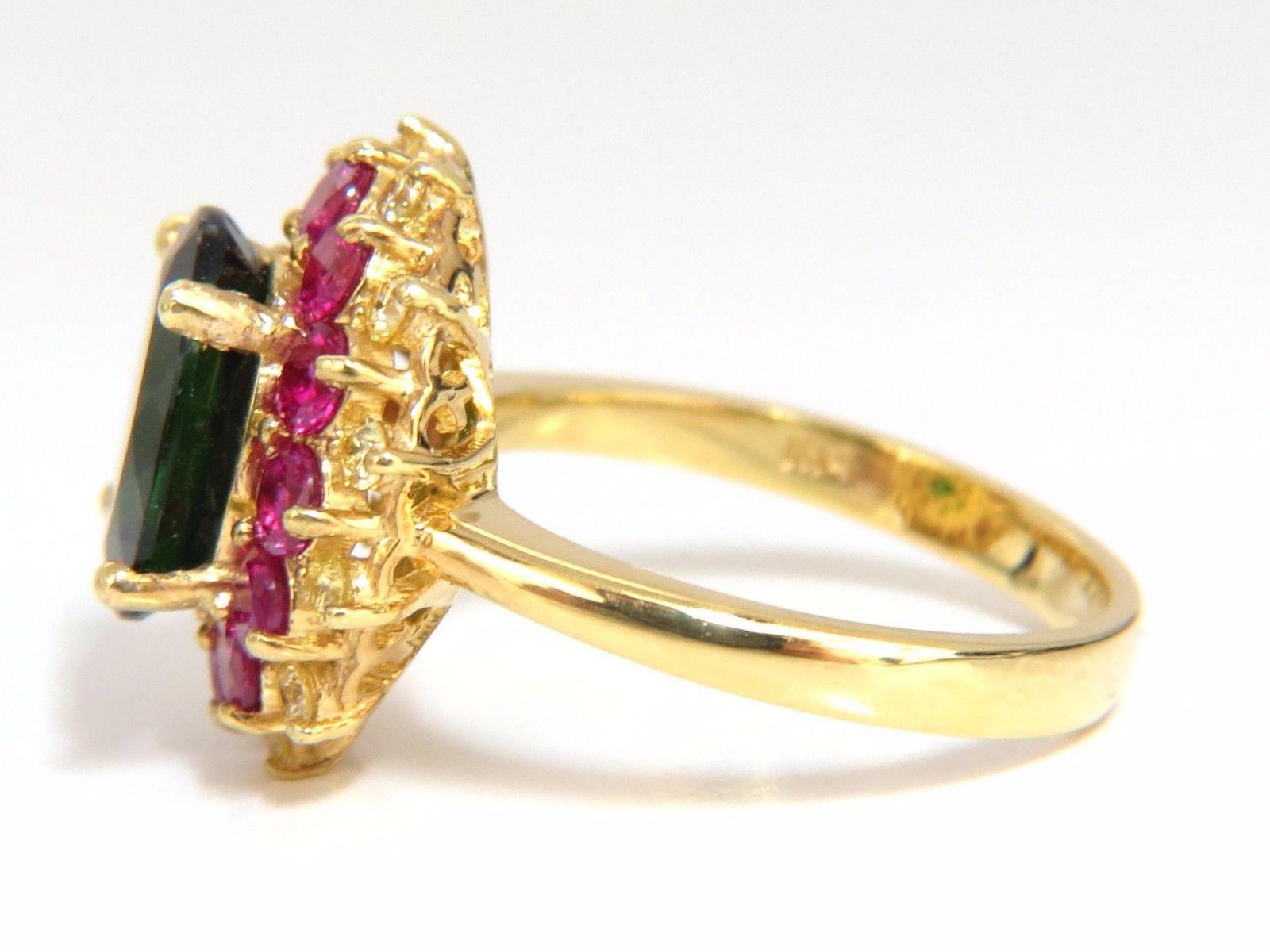 5,30 ct Diópsido verde profundo natural Diamantes amarillos fantasía Anillo de rubí Halo de cóctel en venta 1