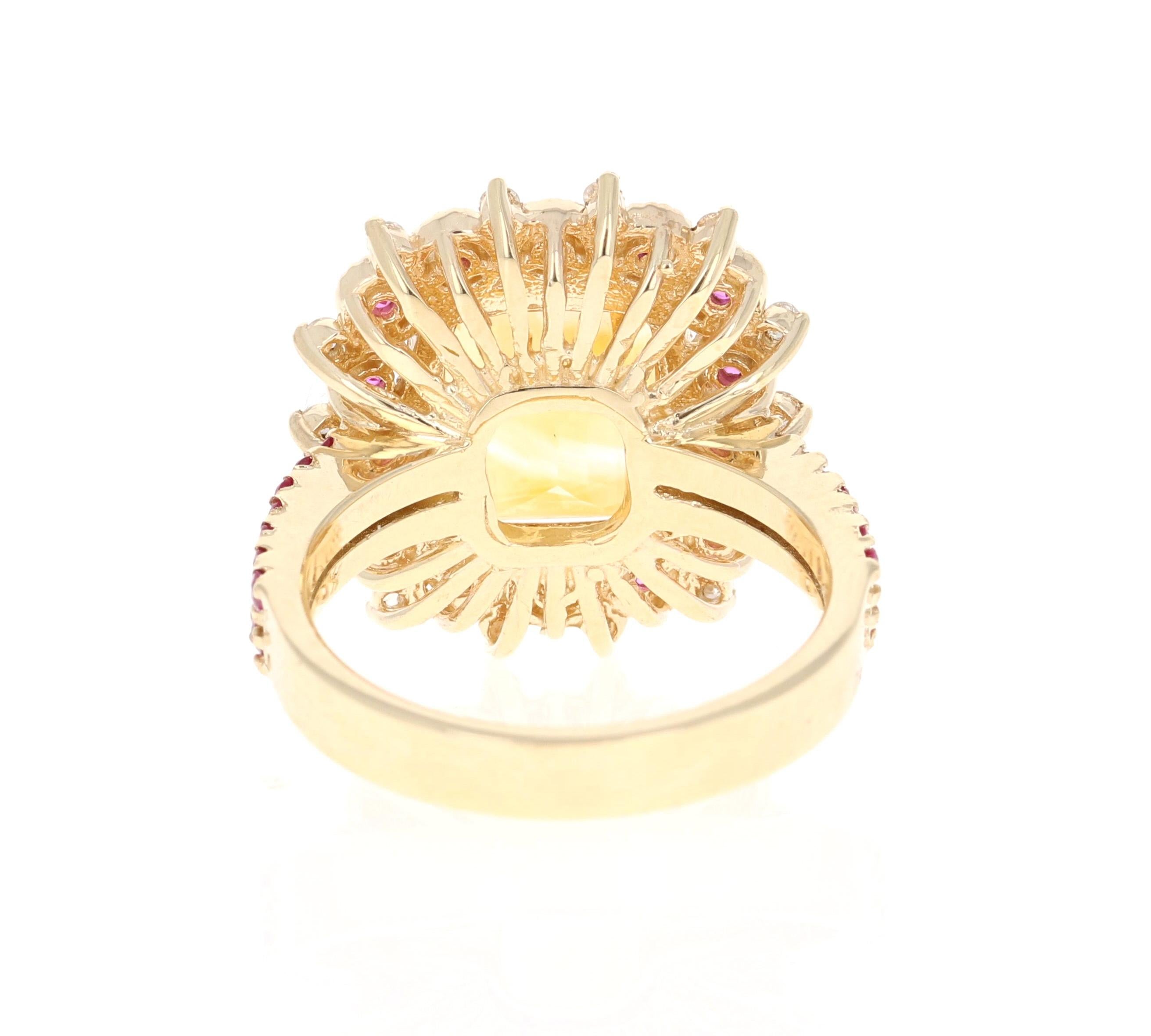 Taille émeraude Bague de fiançailles en or jaune avec diamants, saphirs et citrine de 5,31 carats en vente