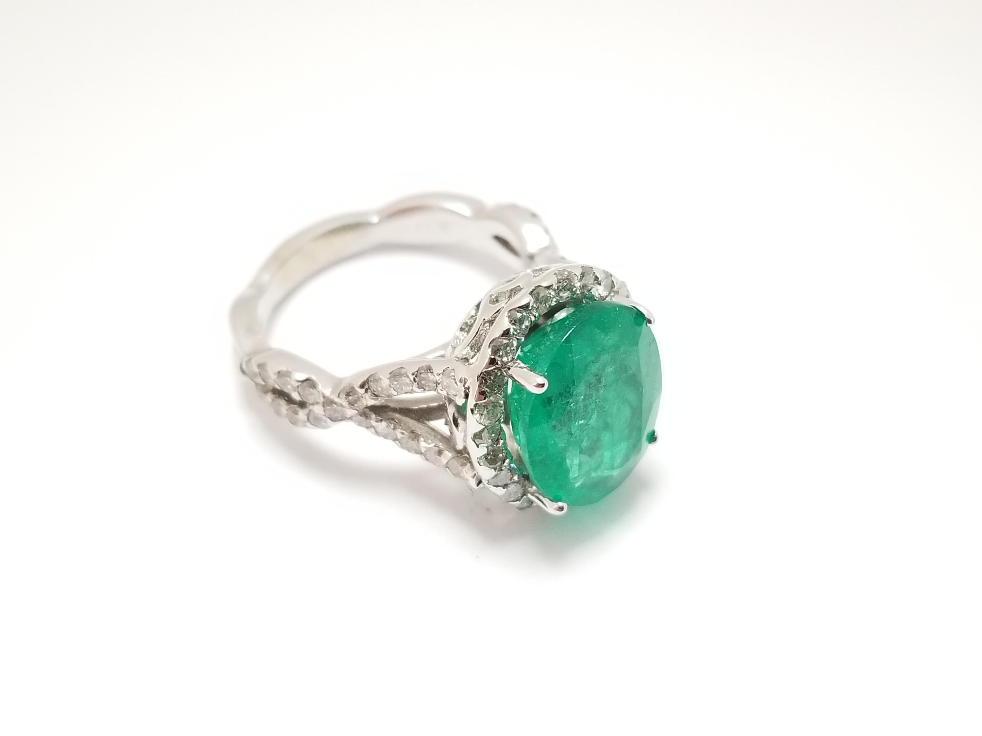 Art Deco 5.31 Carat Oval Shape Genuine Colombian Emerald 14 Karat Diamond Ring For Sale