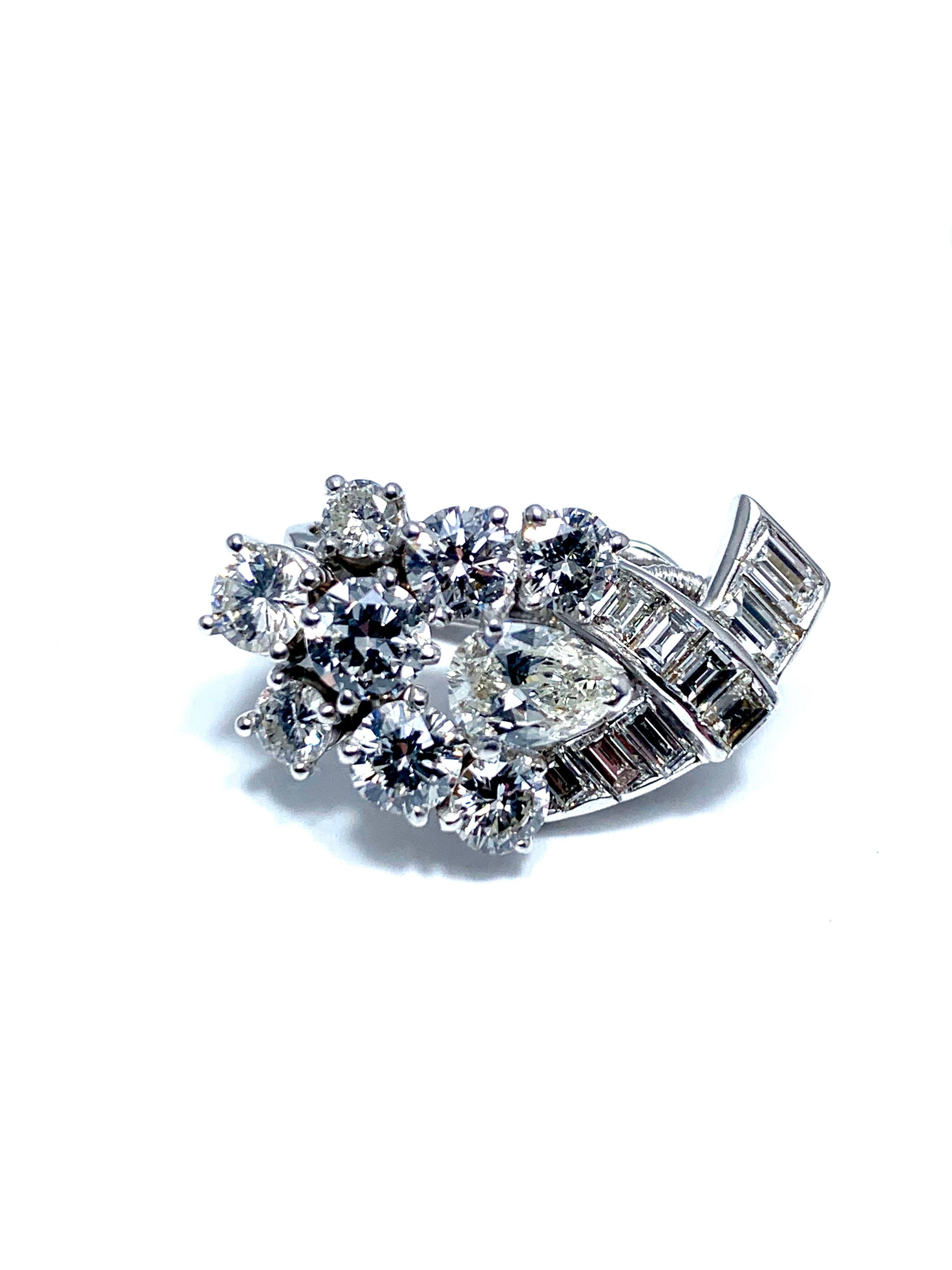 Women's or Men's 5.32 Carat Diamond and Platinum Clip Earrings For Sale