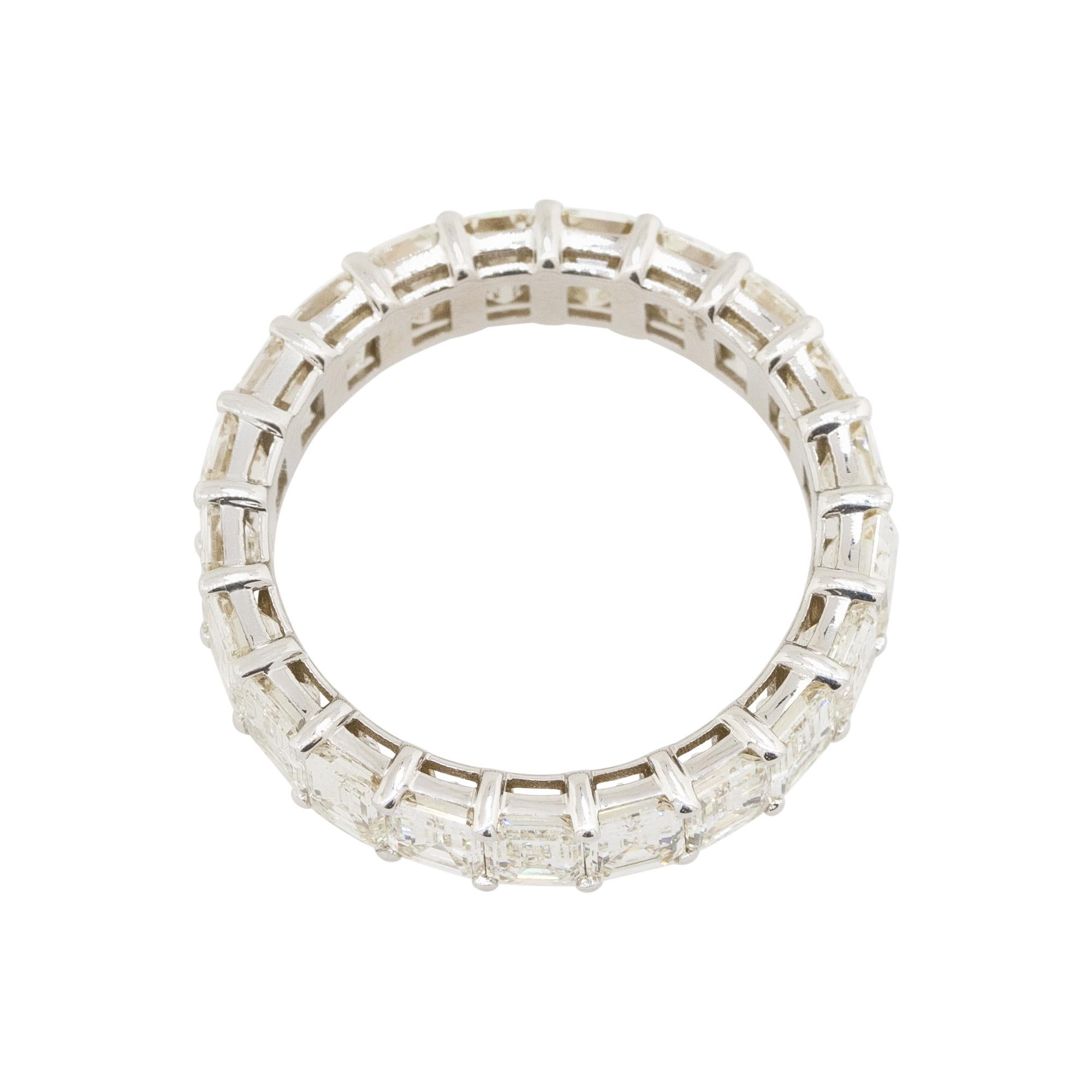 Alliance pour l'éternité en diamant taille émeraude 5.32 Carat 18 Karat En stock en vente 4
