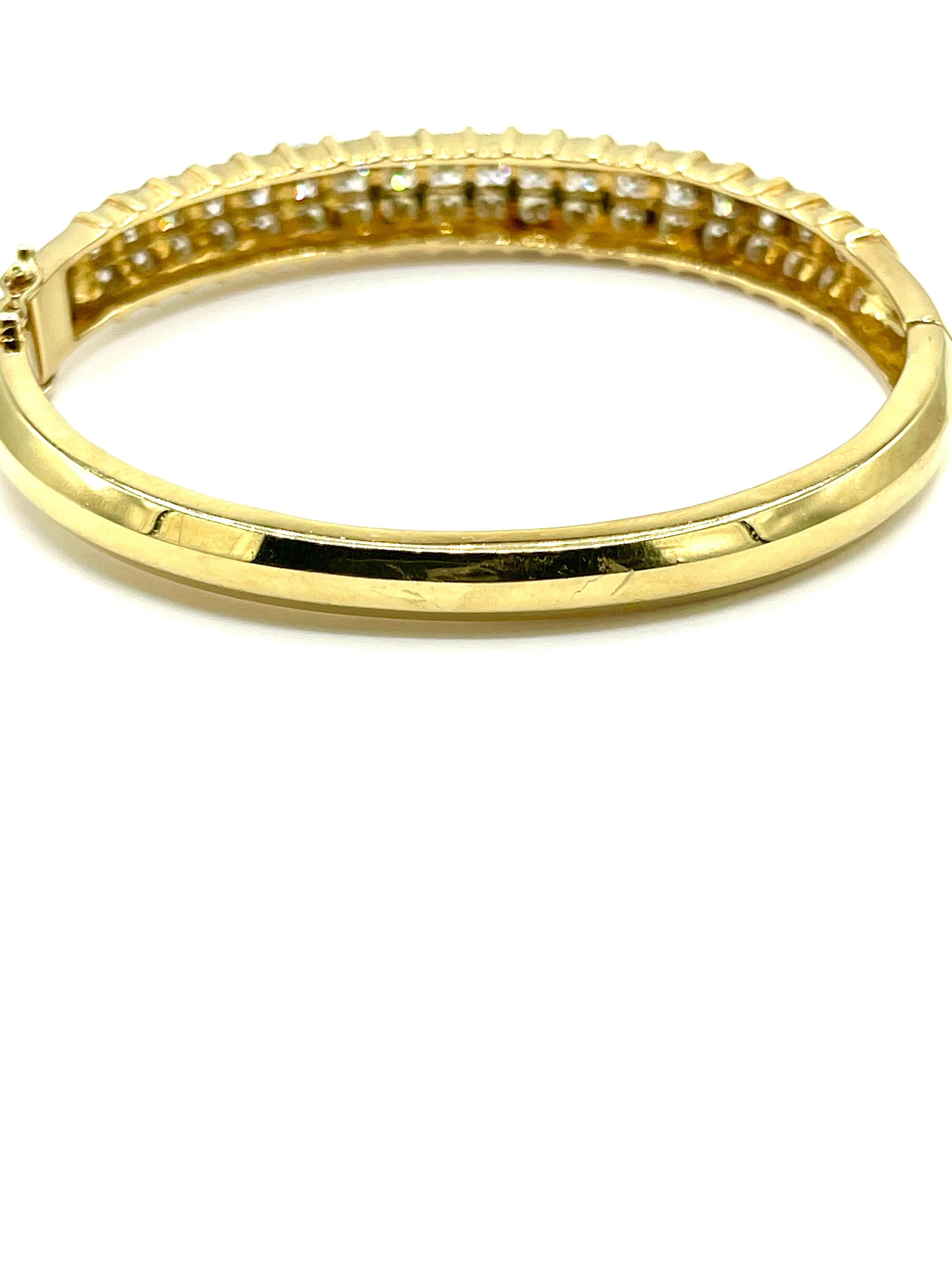 Taille ronde Bracelet jonc en or jaune avec diamants ronds et brillants de 5,32 carats en vente