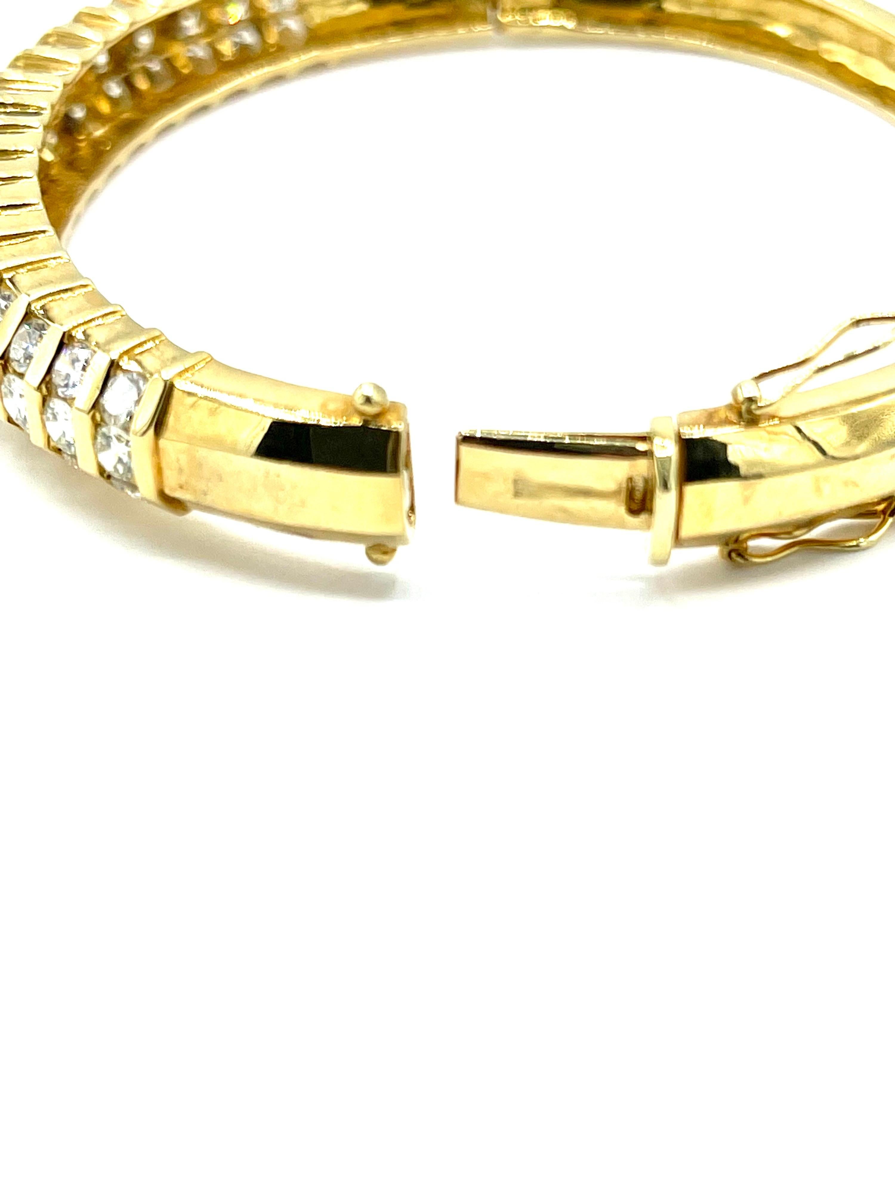 Retro 5.32 Carat Round Brilliant Diamond Yellow Gold Bangle Bracelet For Sale