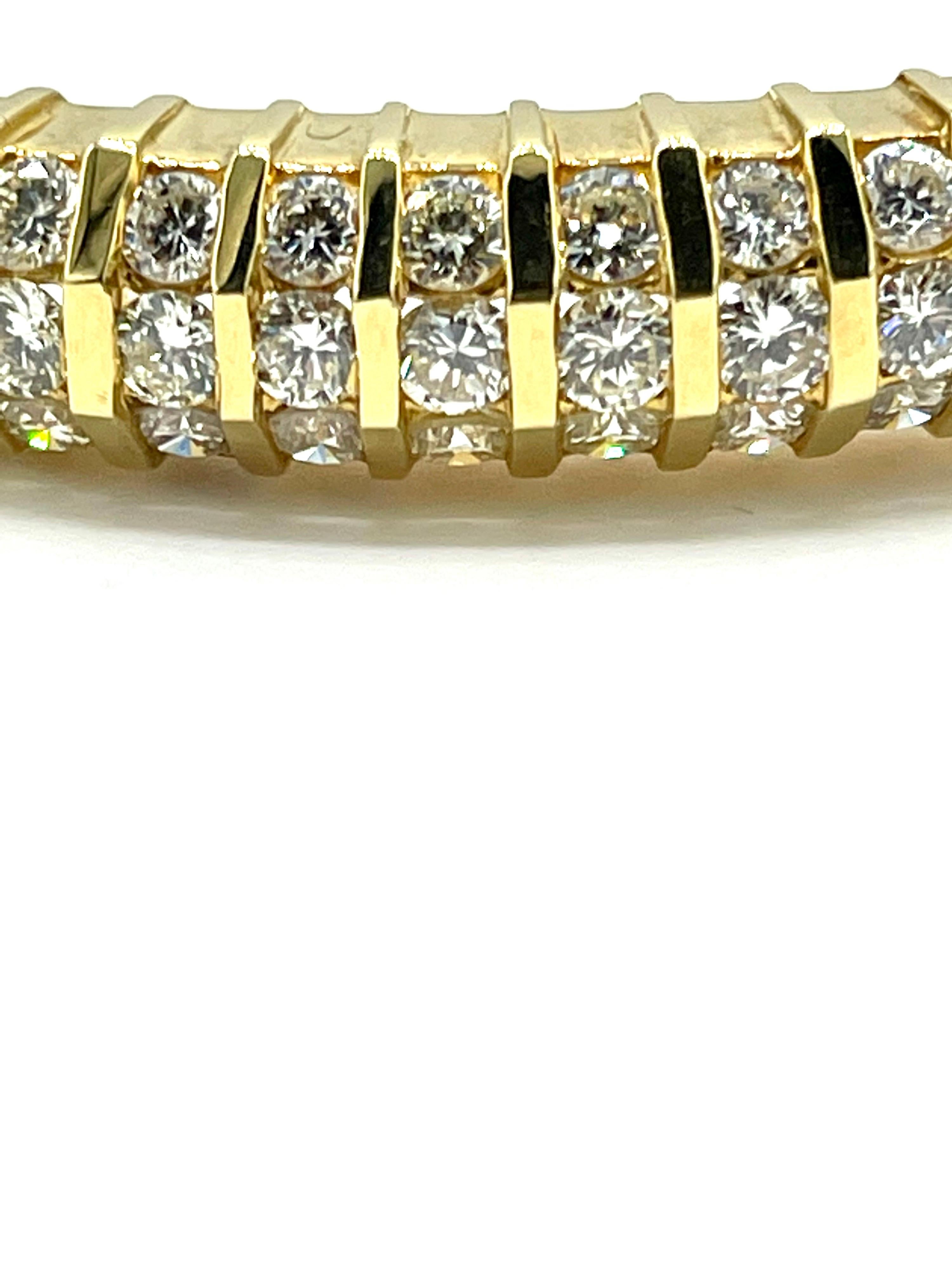5.32 Carat Round Brilliant Diamond Yellow Gold Bangle Bracelet In Excellent Condition For Sale In Chevy Chase, MD