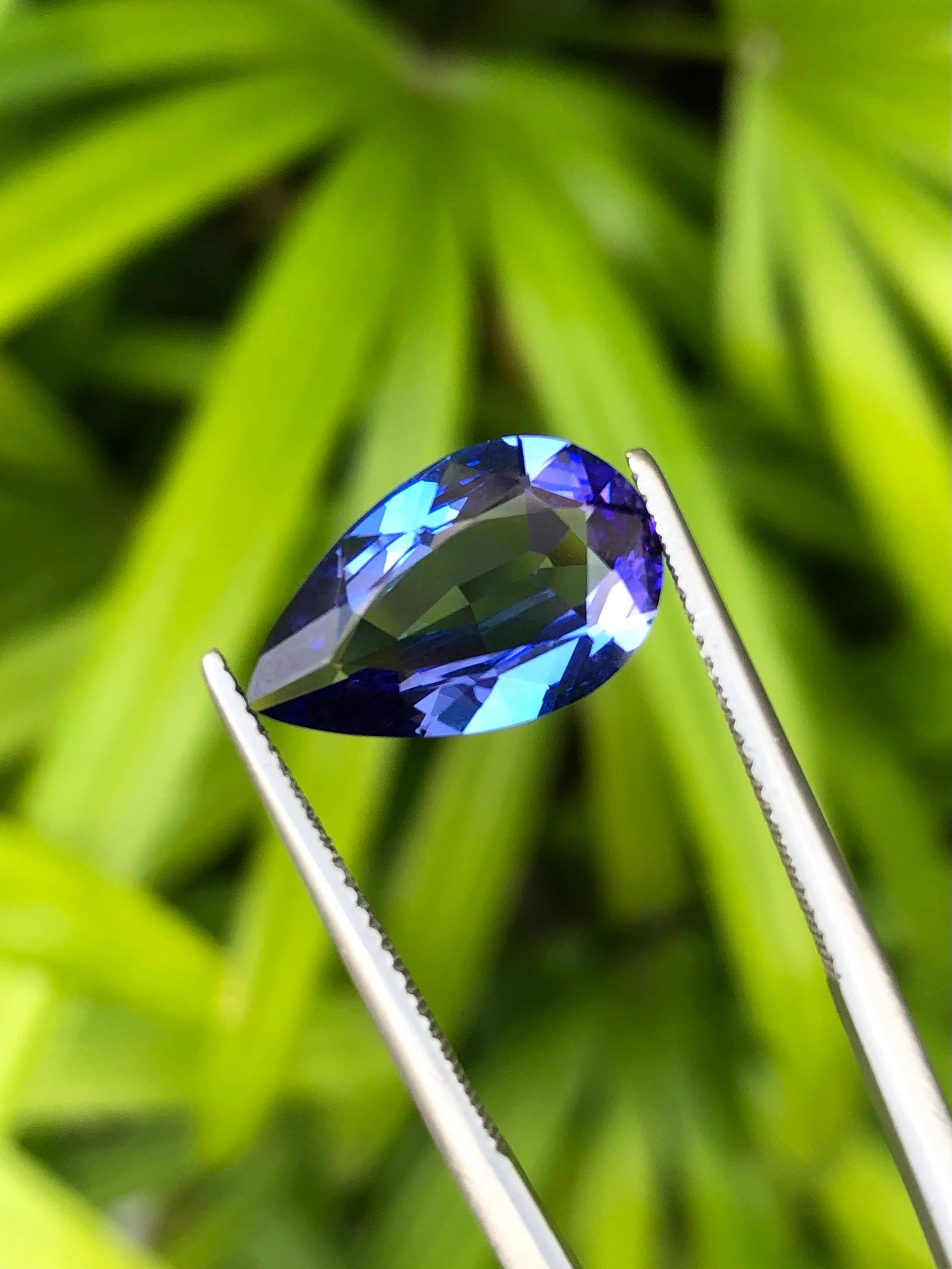 5.32 Ct AIG Certificate Natural Tanzanite Unheated  Blue color eye clean For Sale 1