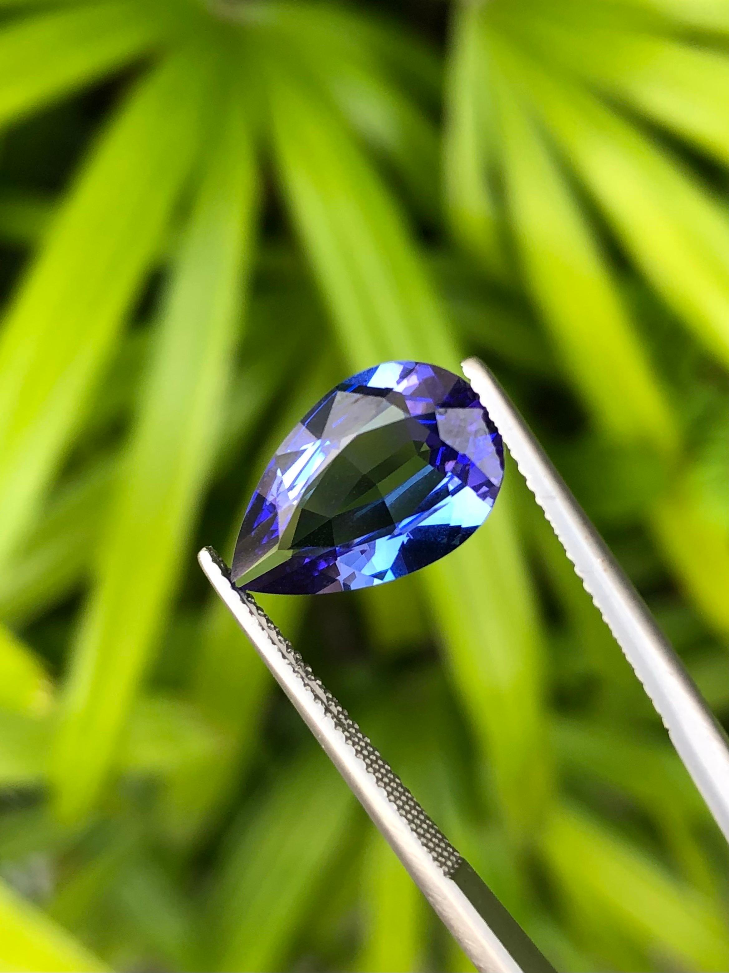 5.32 Ct AIG Certificate Natural Tanzanite Unheated  Blue color eye clean For Sale 4