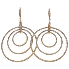 Boucles d'oreilles chandelier en or jaune 18 carats avec diamants ronds de 5,32 carats