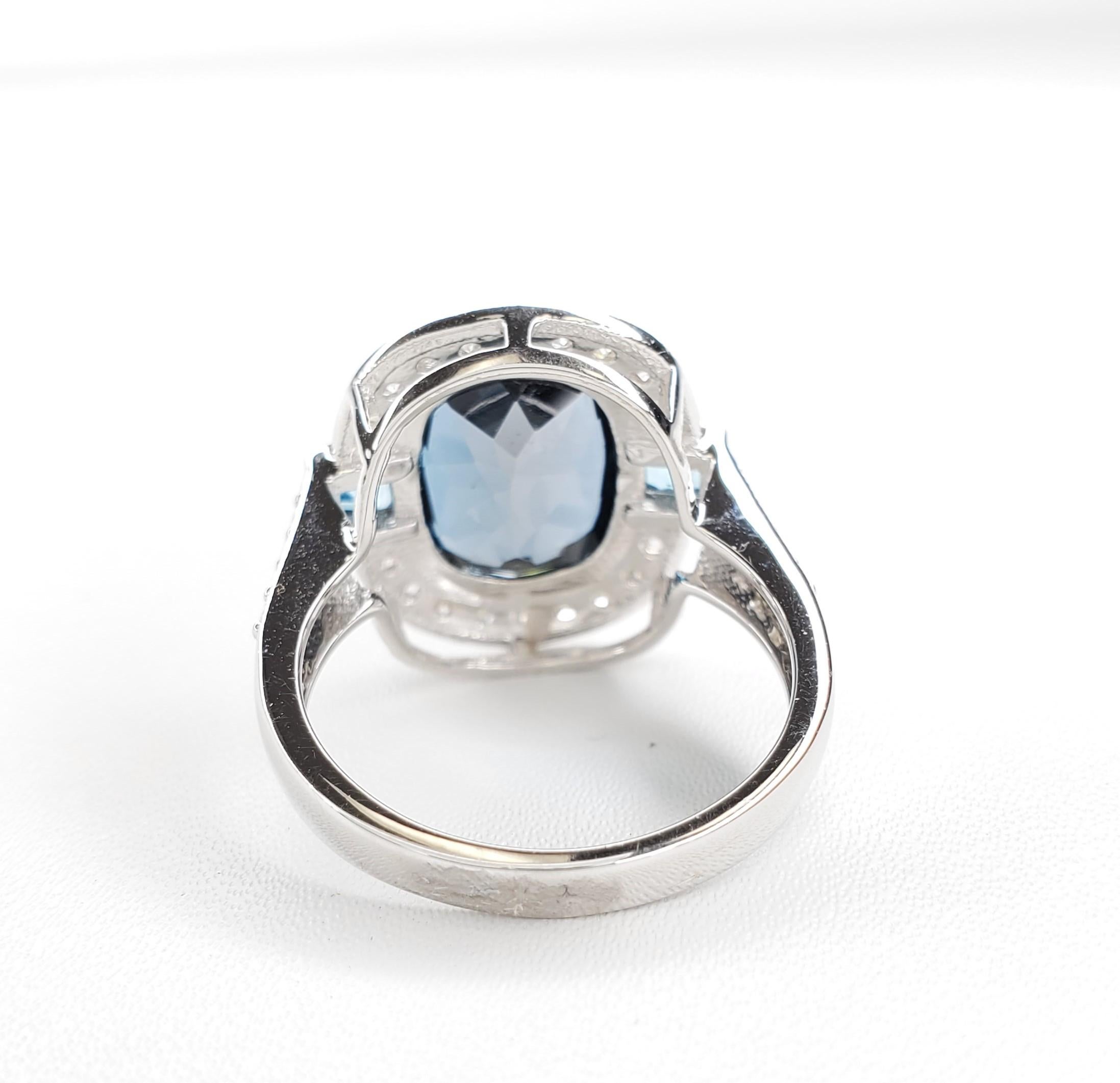 Cushion Cut 5.32cttw London and White Diamond Blue Topaz Sterling Silver Ring For Sale