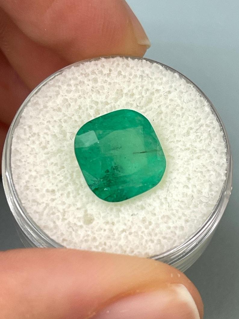 5.33 Carat Earthy Colombian Emerald - Cushion Cut Genuine May Birthstone Gem In New Condition For Sale In Jupiter, FL