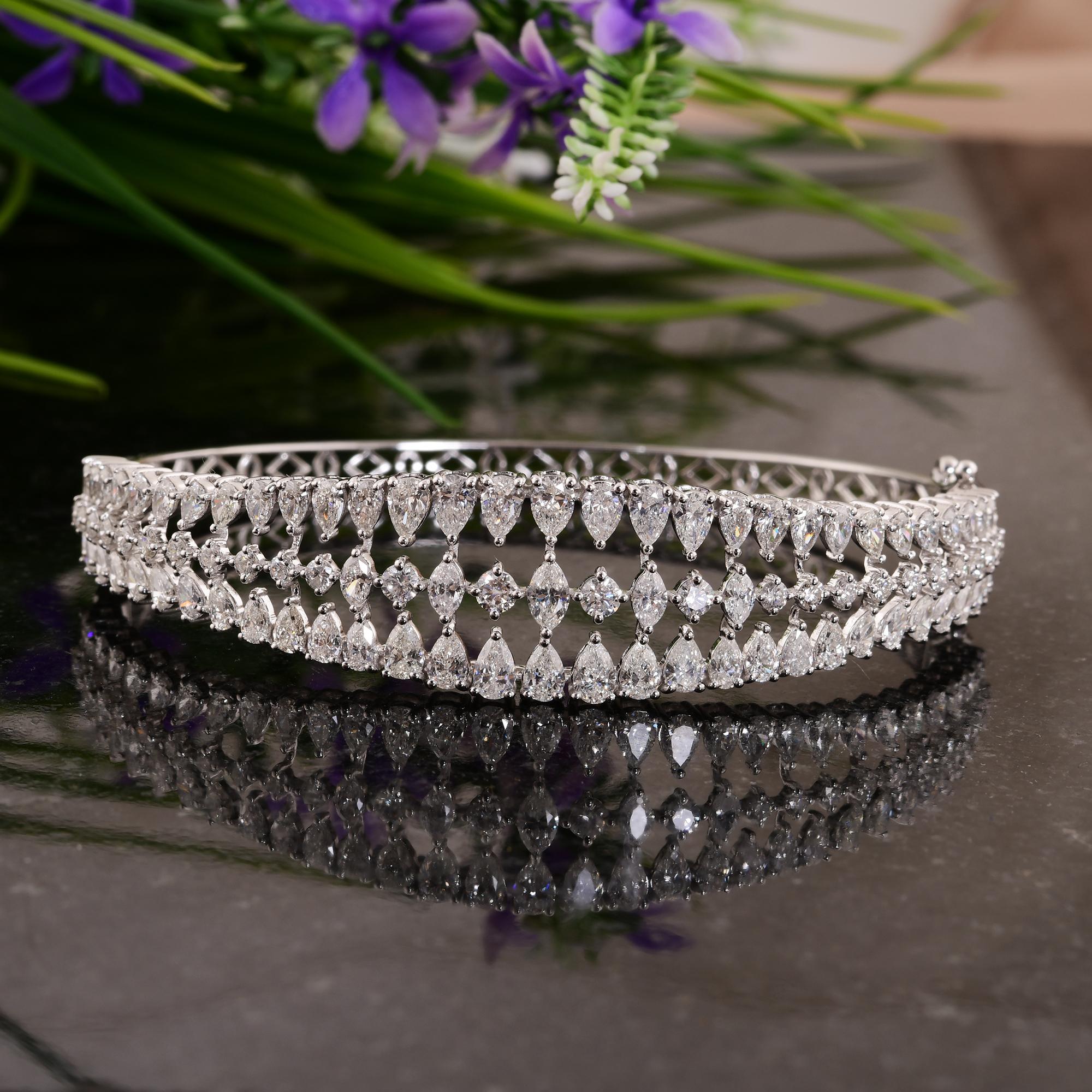 5.33 Carat SI Clarity HI Color Diamond Cage Bangle Bracelet 18 Karat White Gold In New Condition For Sale In Diera, Dubai