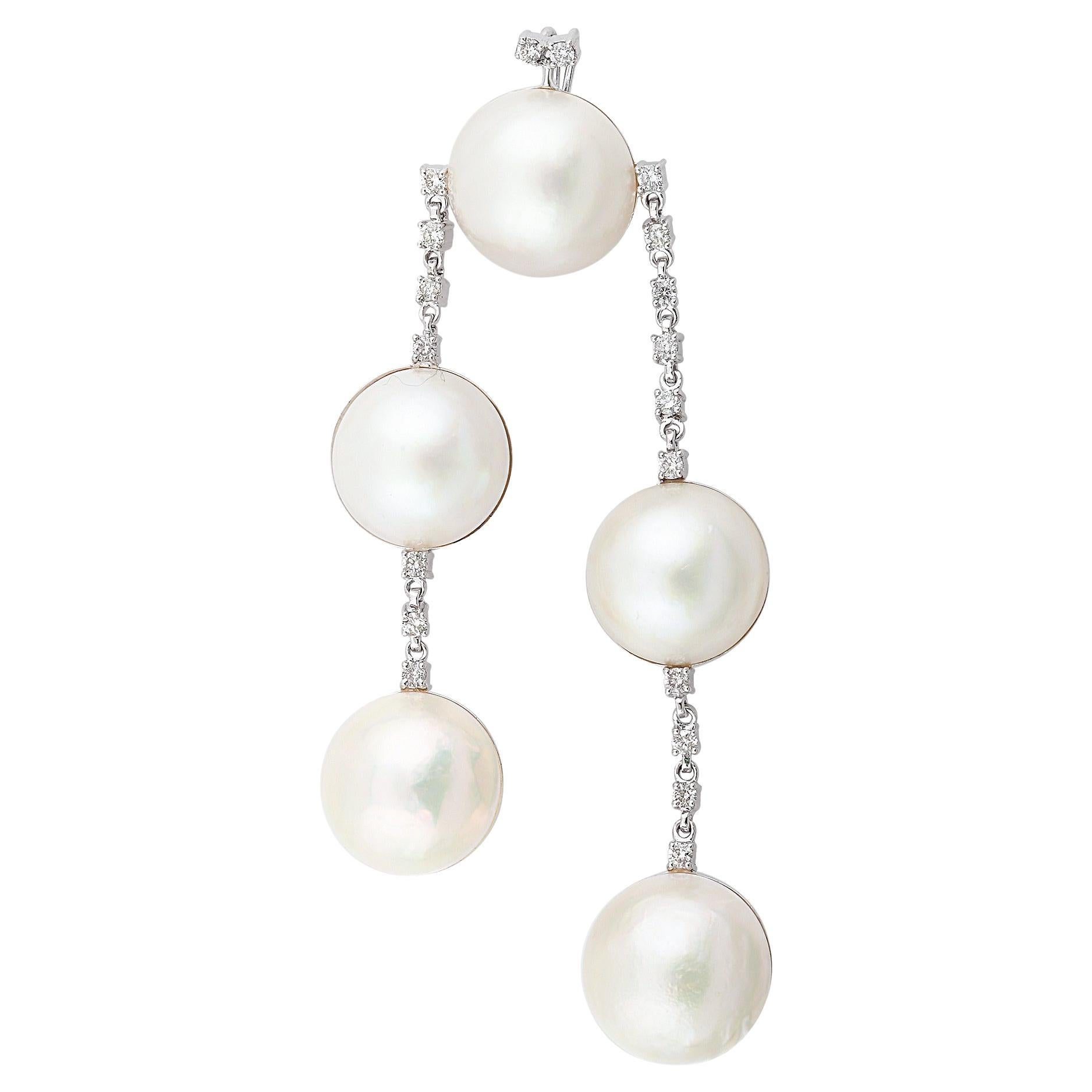 53.35 Carat Mother of Pearl Dangle Pendant 18 Karat White Gold 0.9 Carat Diamond For Sale
